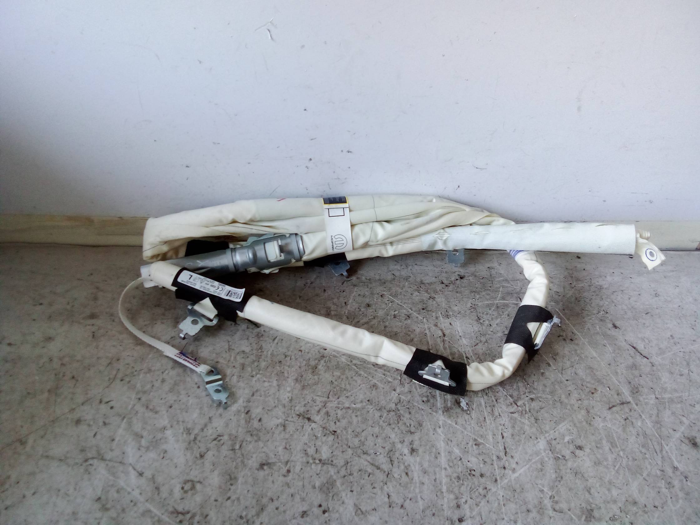 Dispositivo airbag a tendina sx.