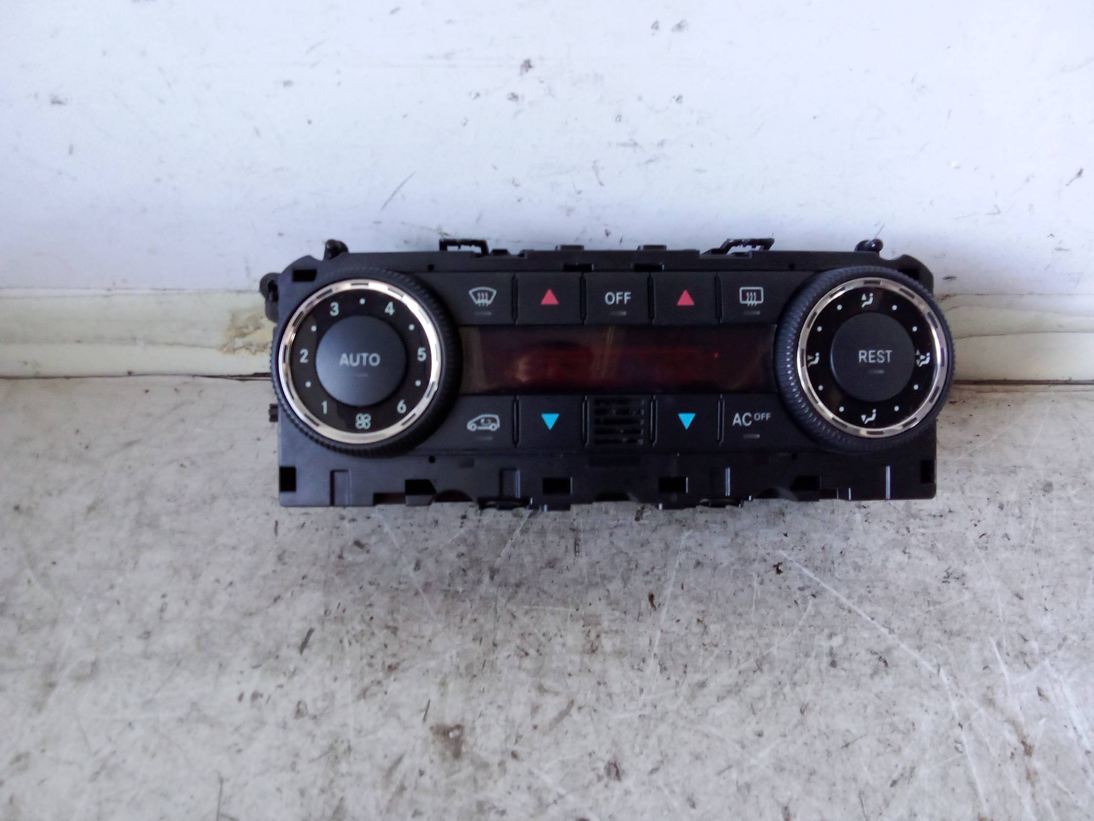 Blocco comando climatizzazione Blocco comando climatizzazione