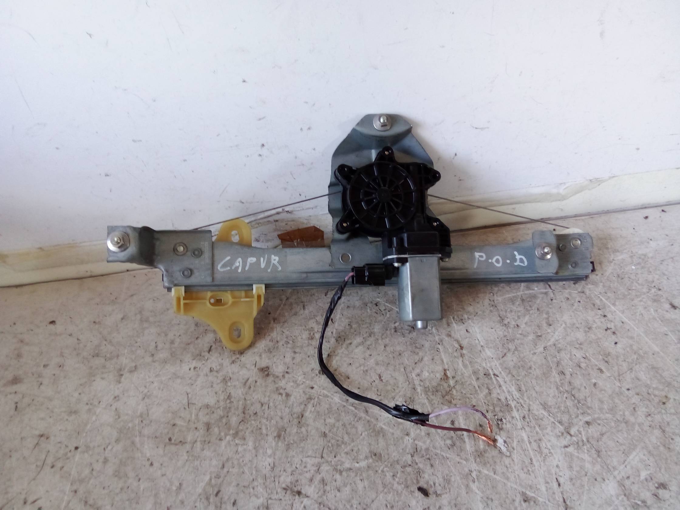 Alzacristallo elettr. porta post. dx.