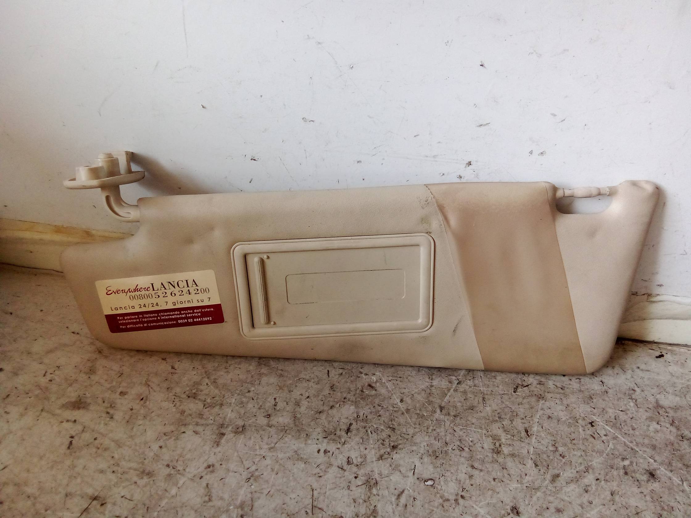 Aletta parasole parabrezza sx.