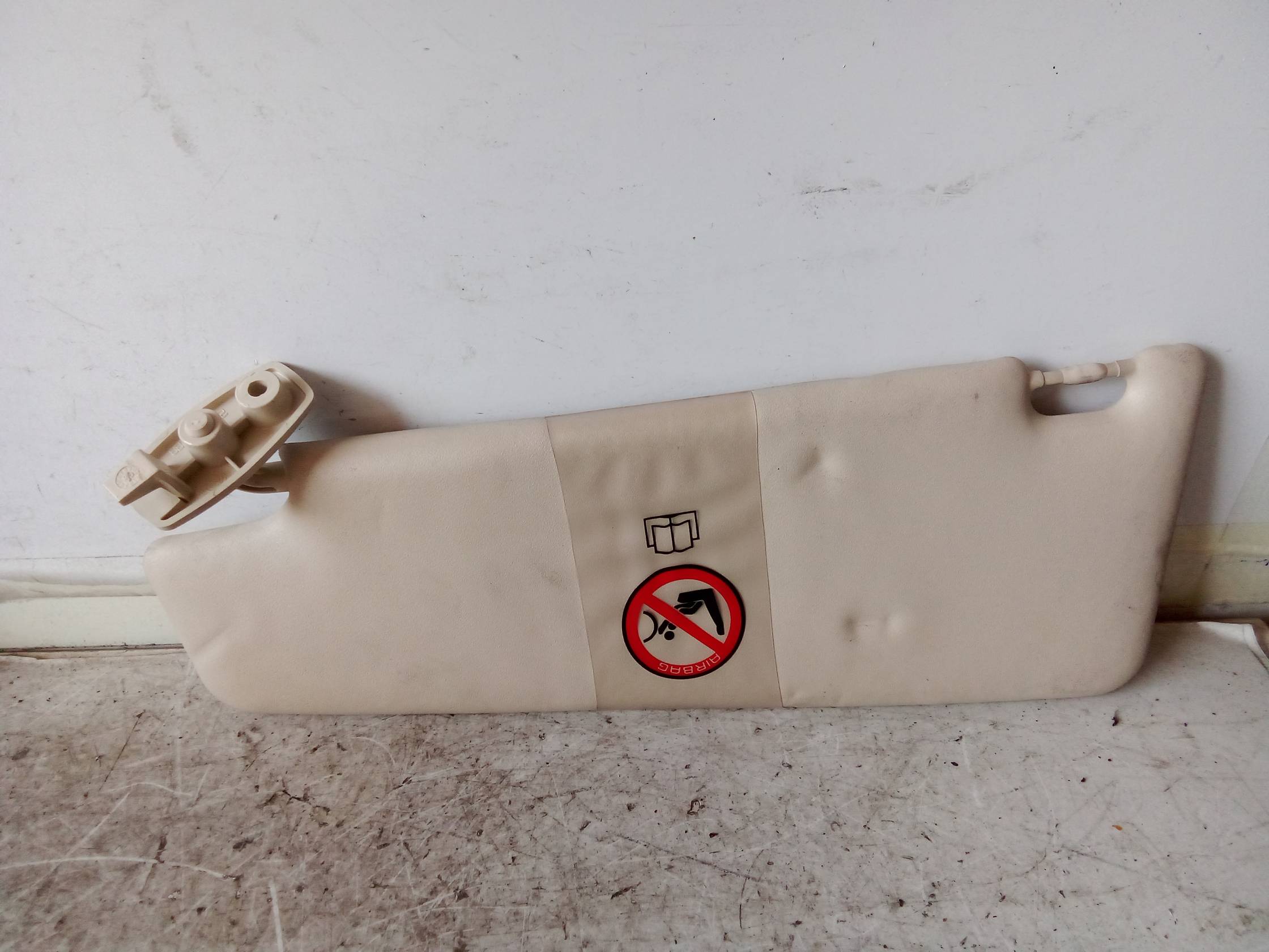 Aletta parasole parabrezza dx.