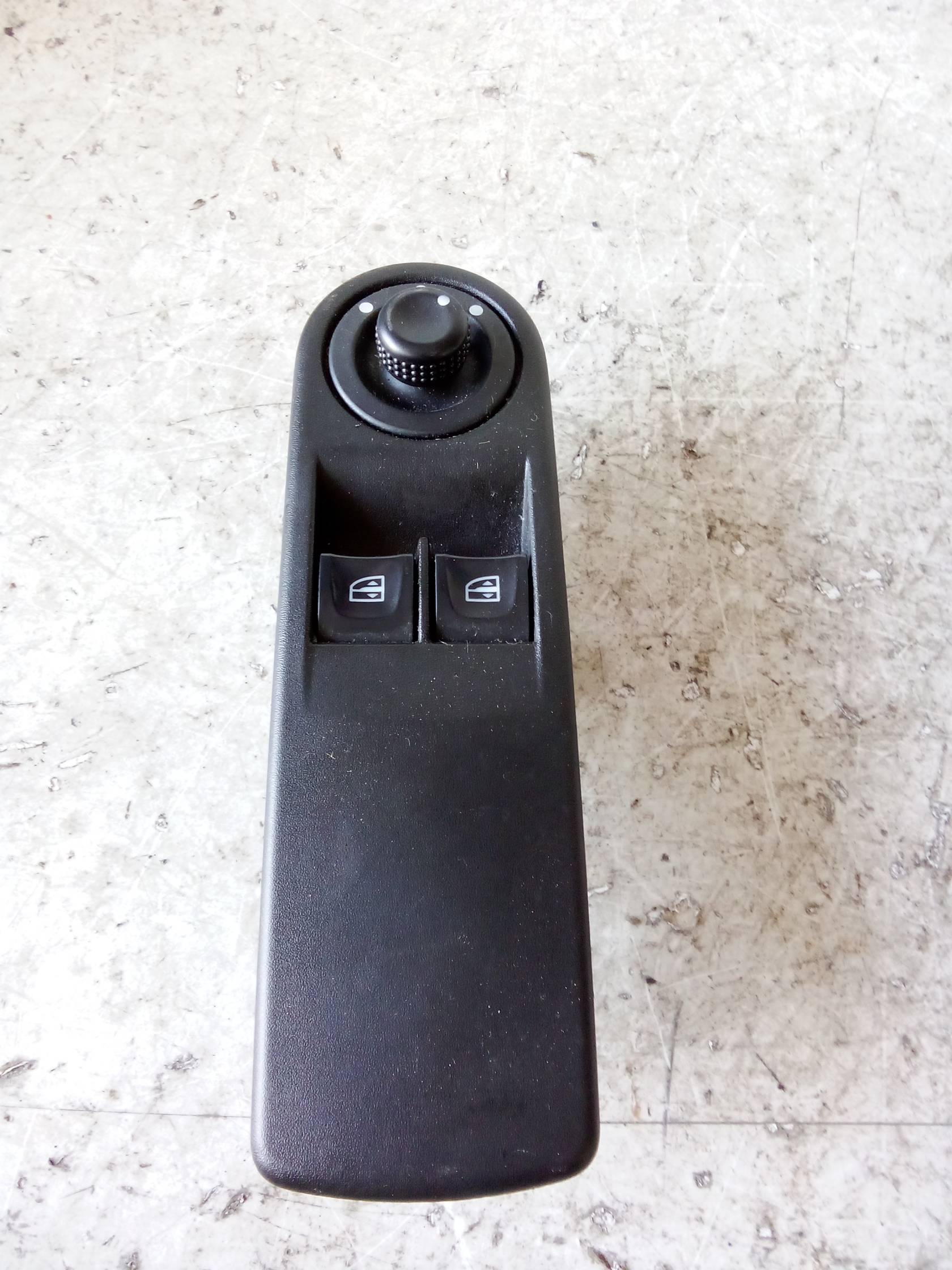 Interruttore alzacristalli porta ant.