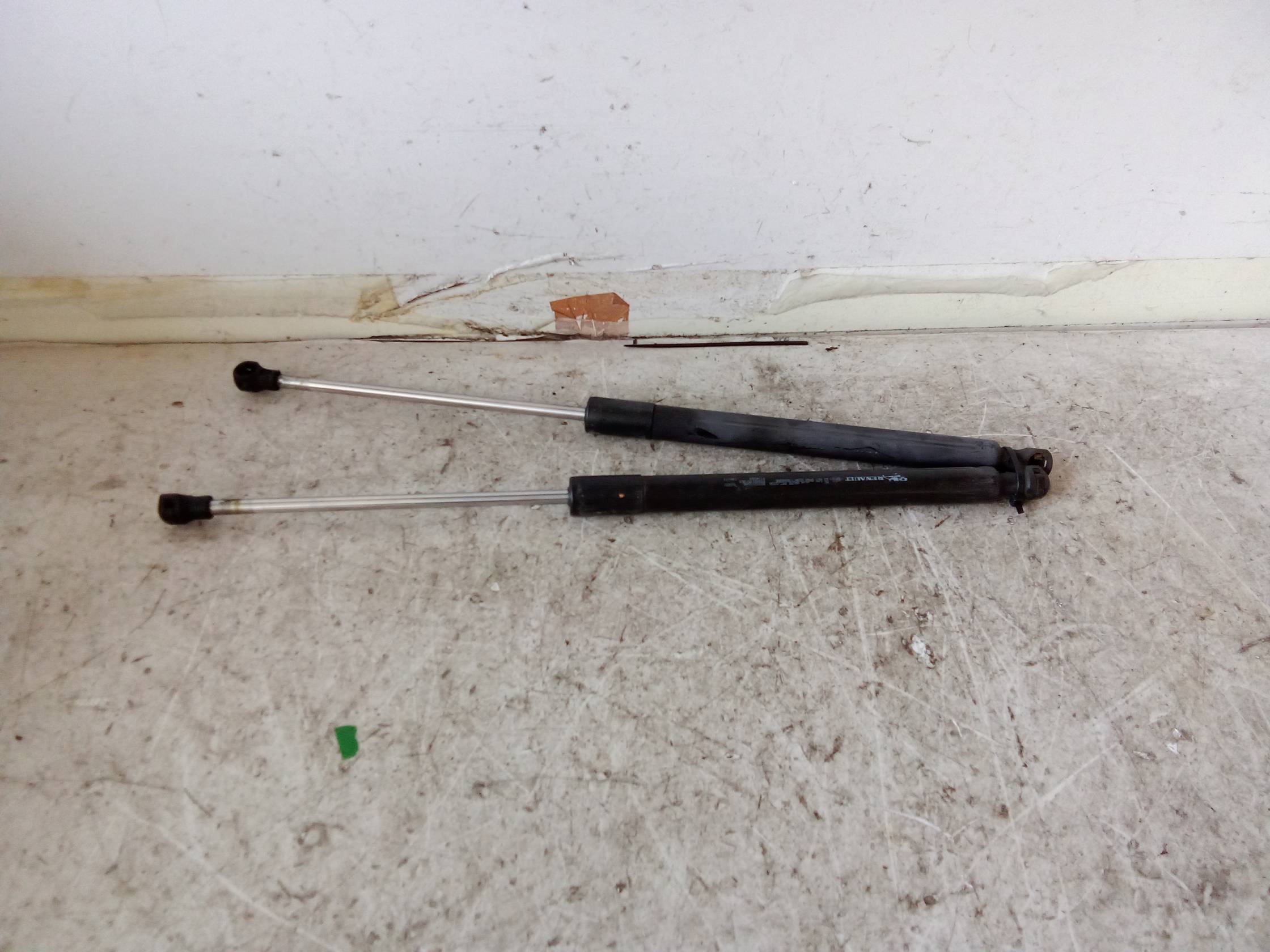 Asta ammortizzante portello post. sx.