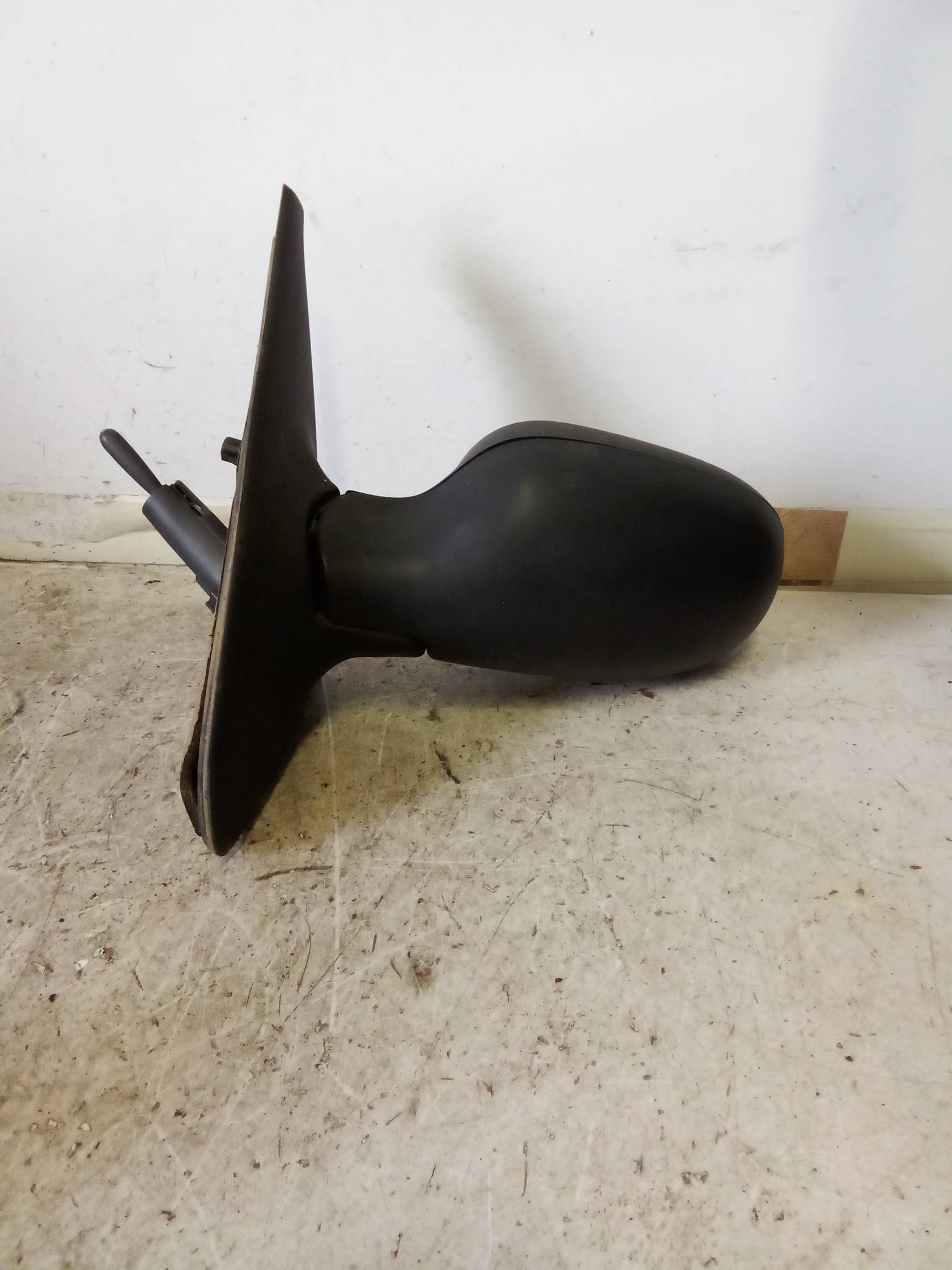 Retrovisore est. regolaz. elettr. sx.