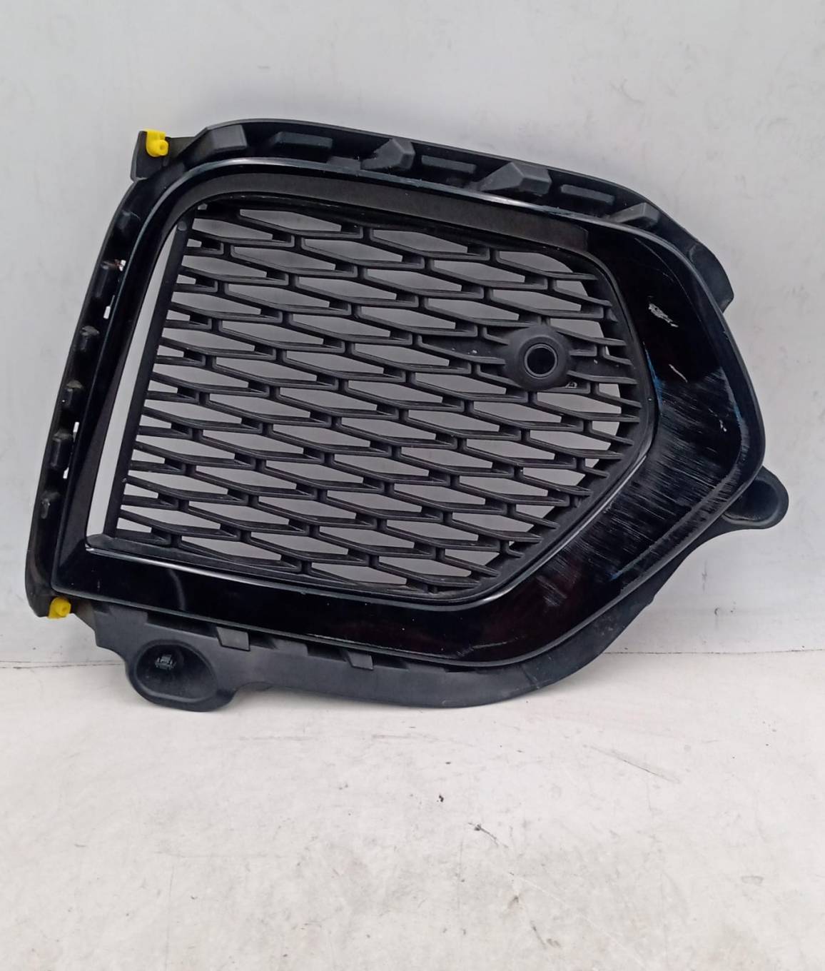 Griglia paraurti ant. dx.