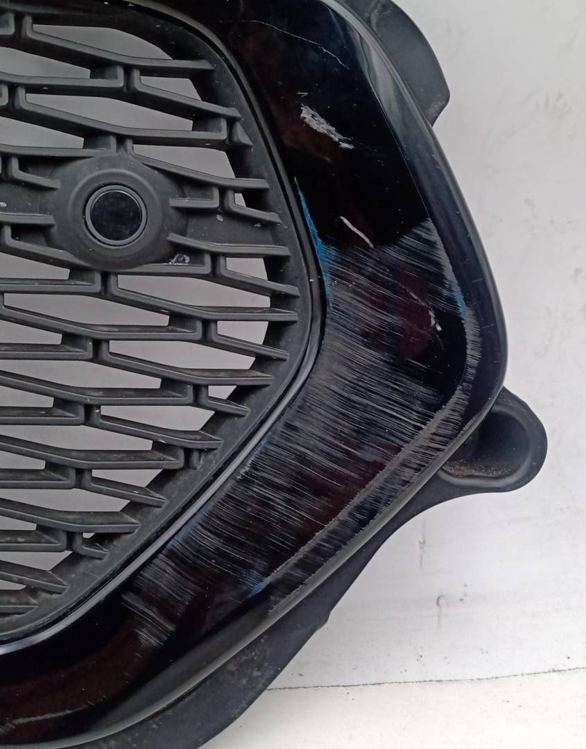 Griglia paraurti ant. dx.