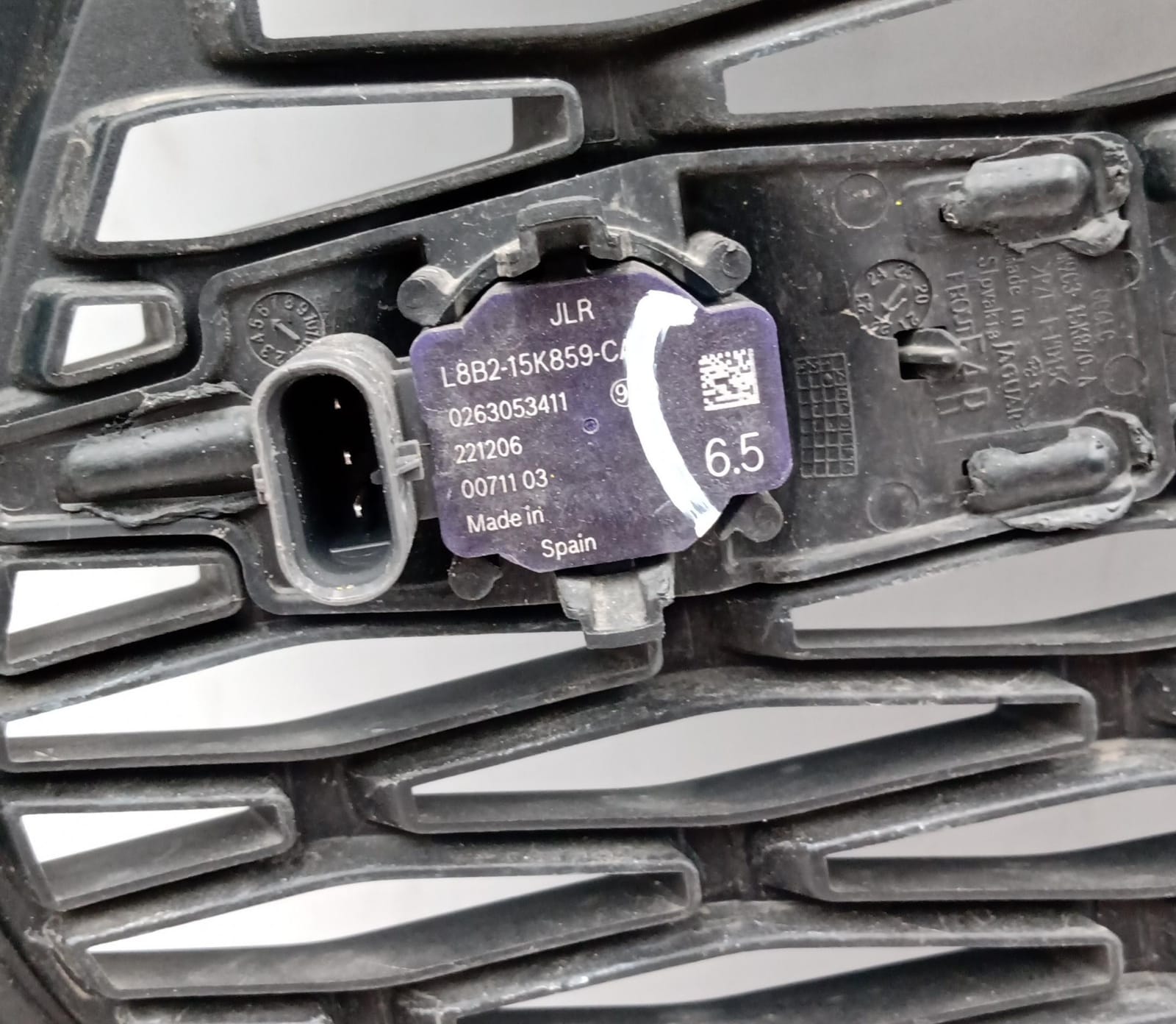 Griglia paraurti ant. dx.