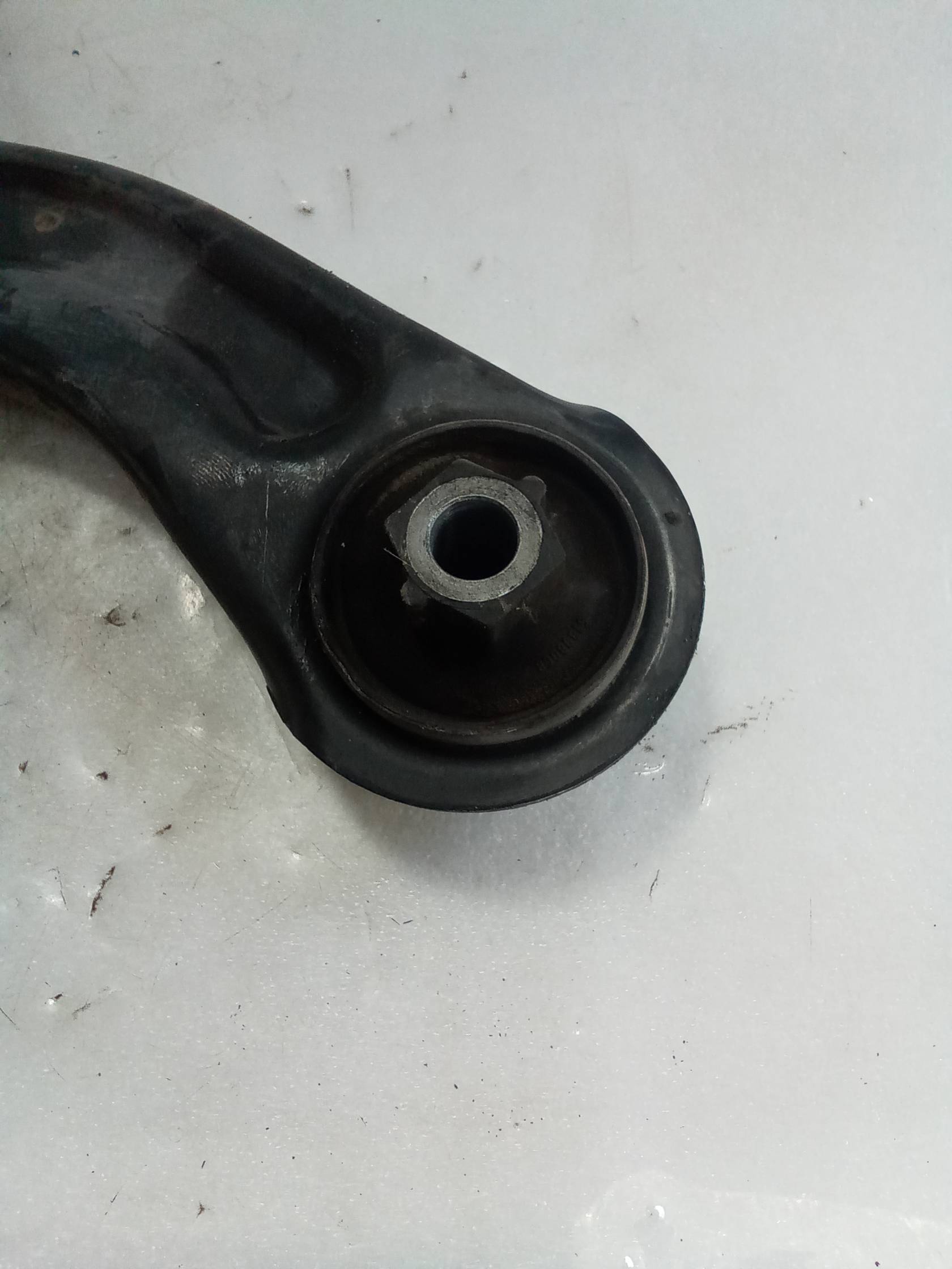 Braccio oscillante sosp. ant. sx.