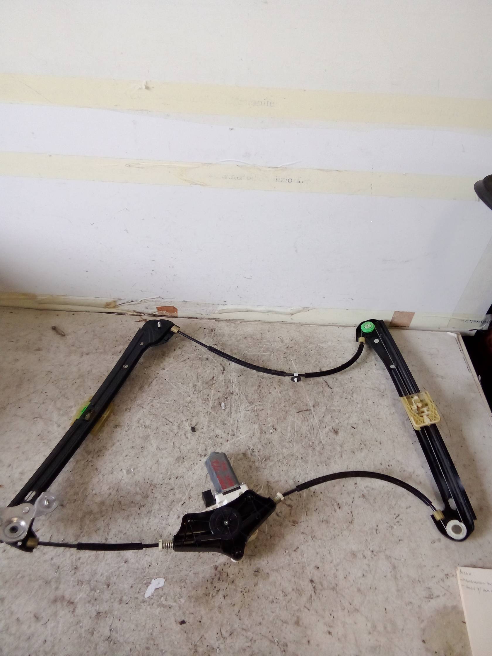 Alzacristallo elettr. porta ant. dx. Alzacristallo elettr. porta ant. dx.