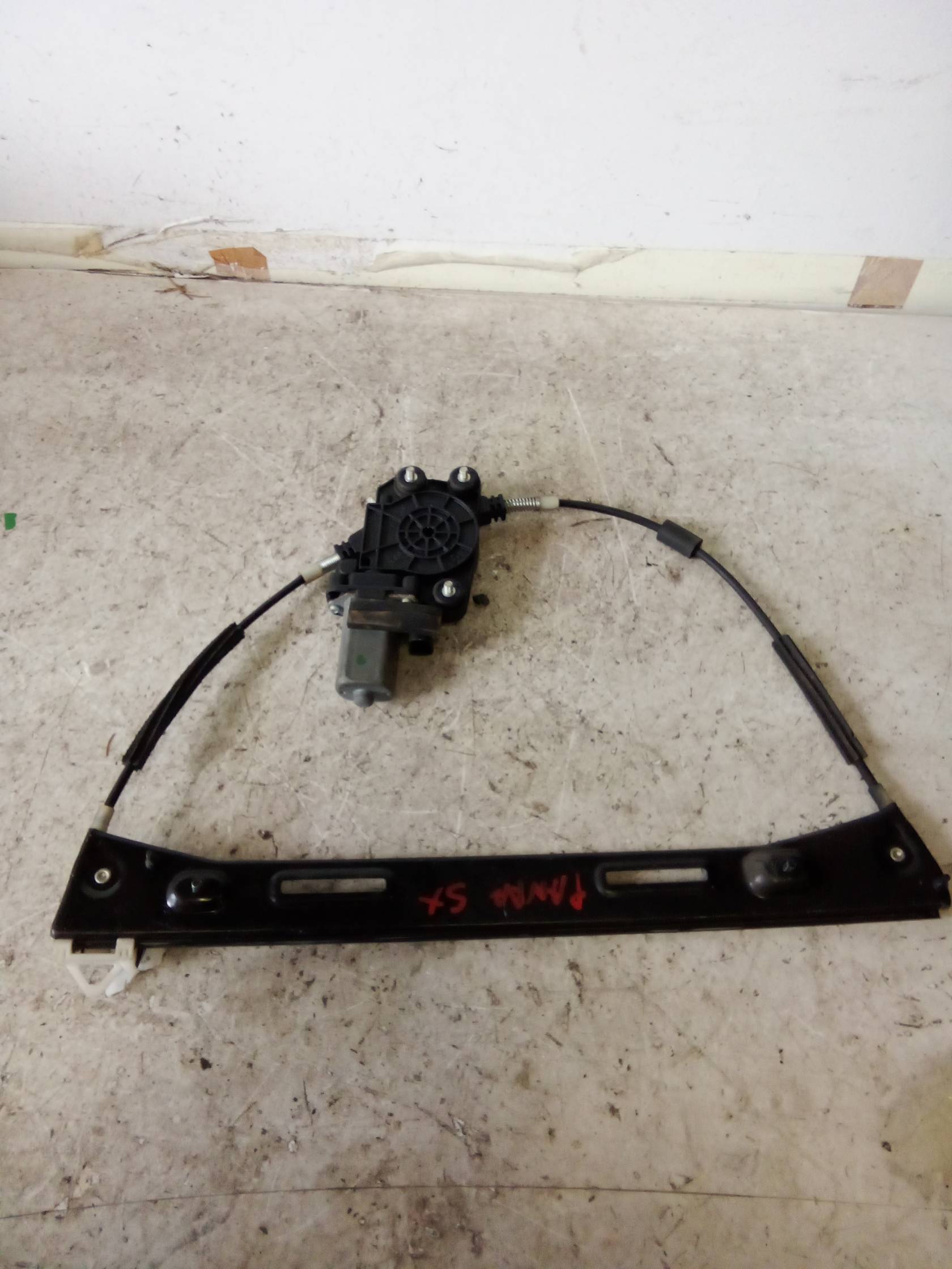 Alzacristallo elettr. porta ant. con motorino sx. Alzacristallo elettr. porta ant. con motorino sx.