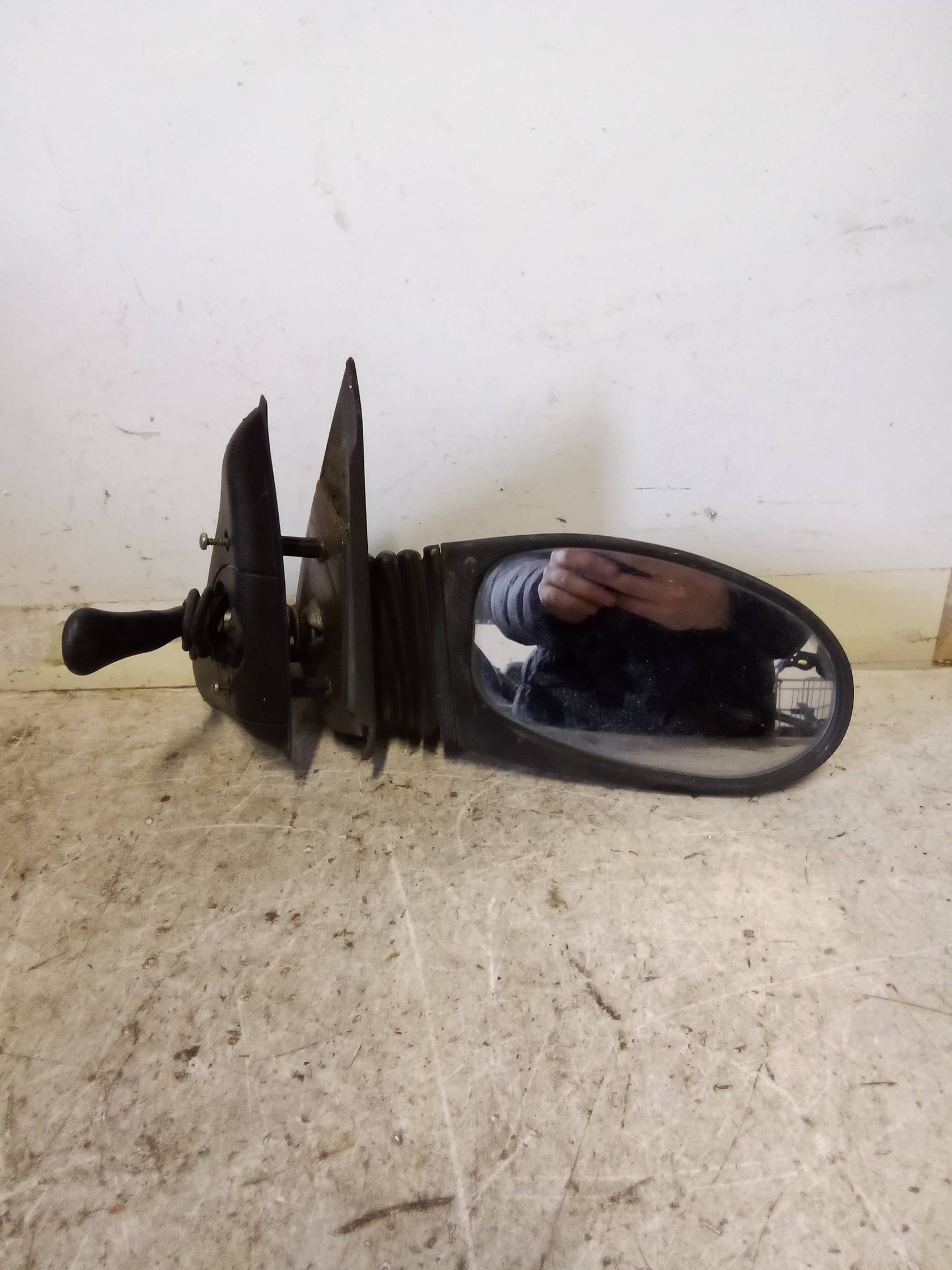 Retrovisore est. dx.