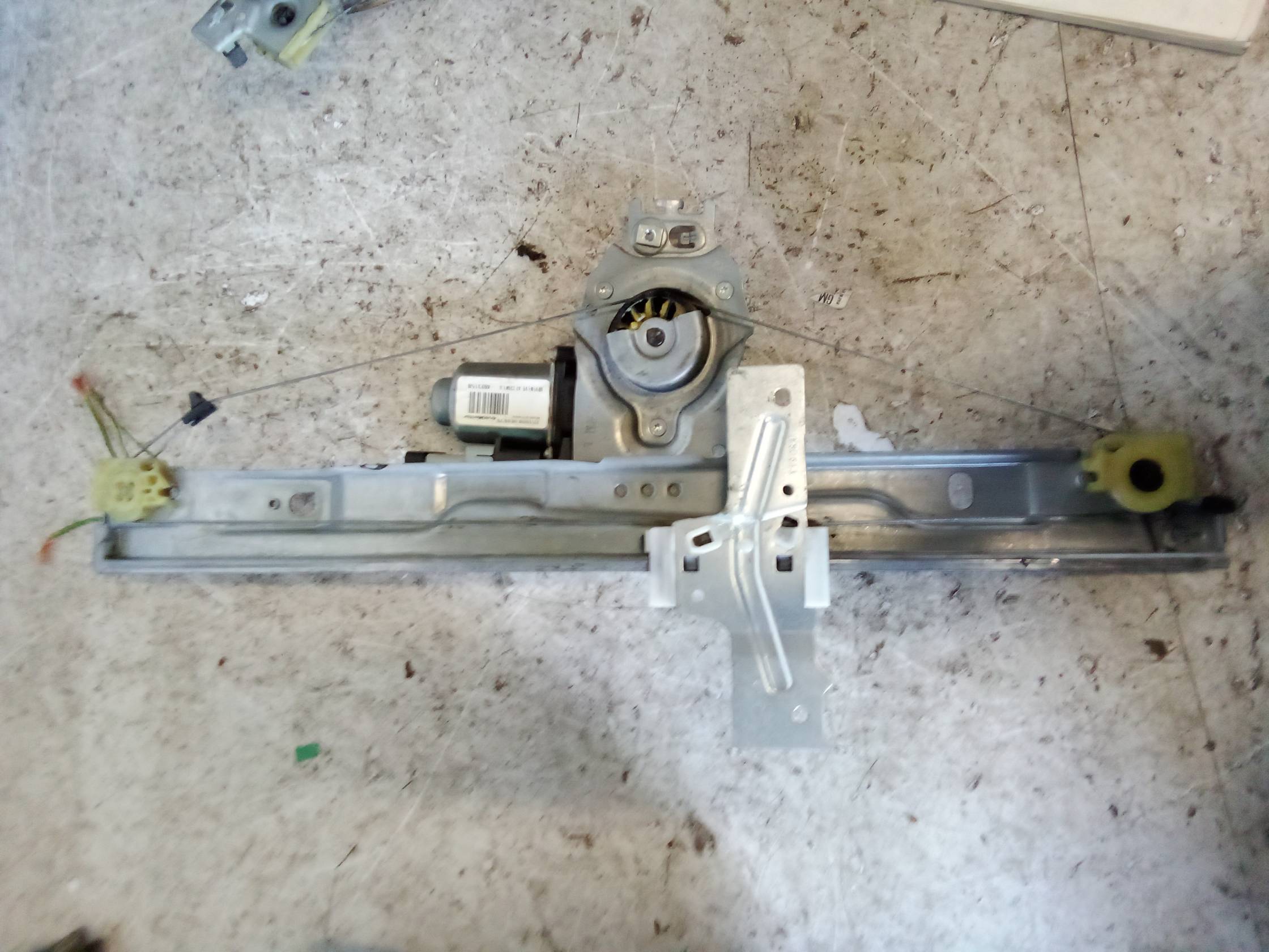 Alzacristallo elettr. porta ant. sx.