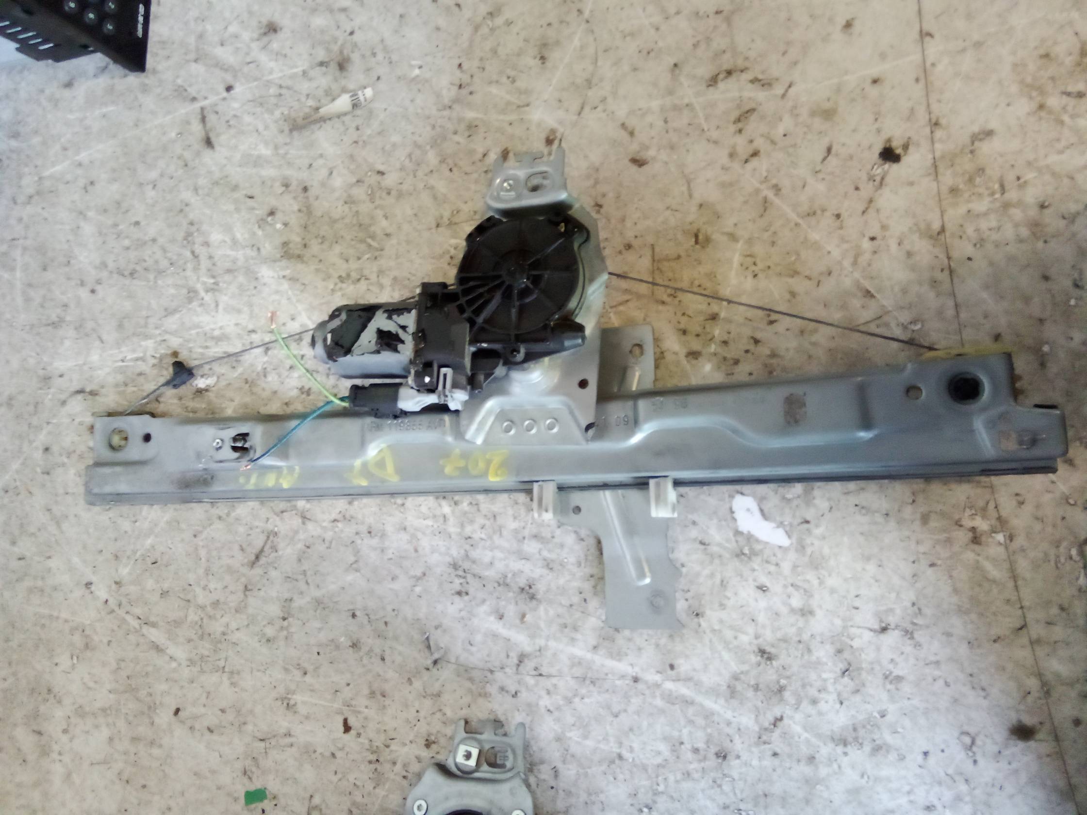 Alzacristallo elettr. porta ant. dx. Alzacristallo elettr. porta ant. dx.