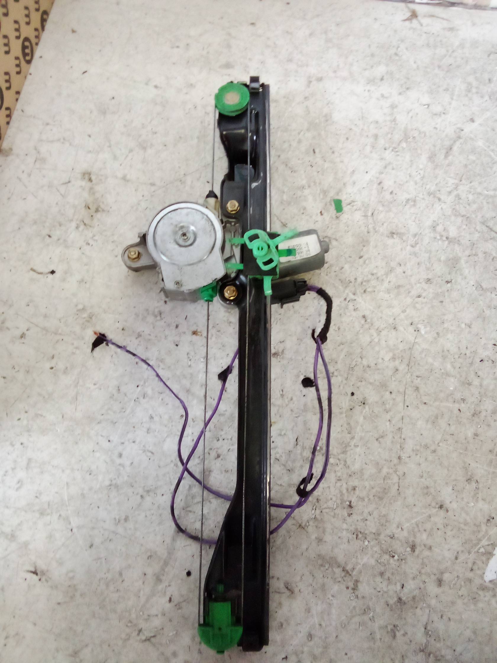 Alzacristallo elettr. porta ant. con motorino sx.