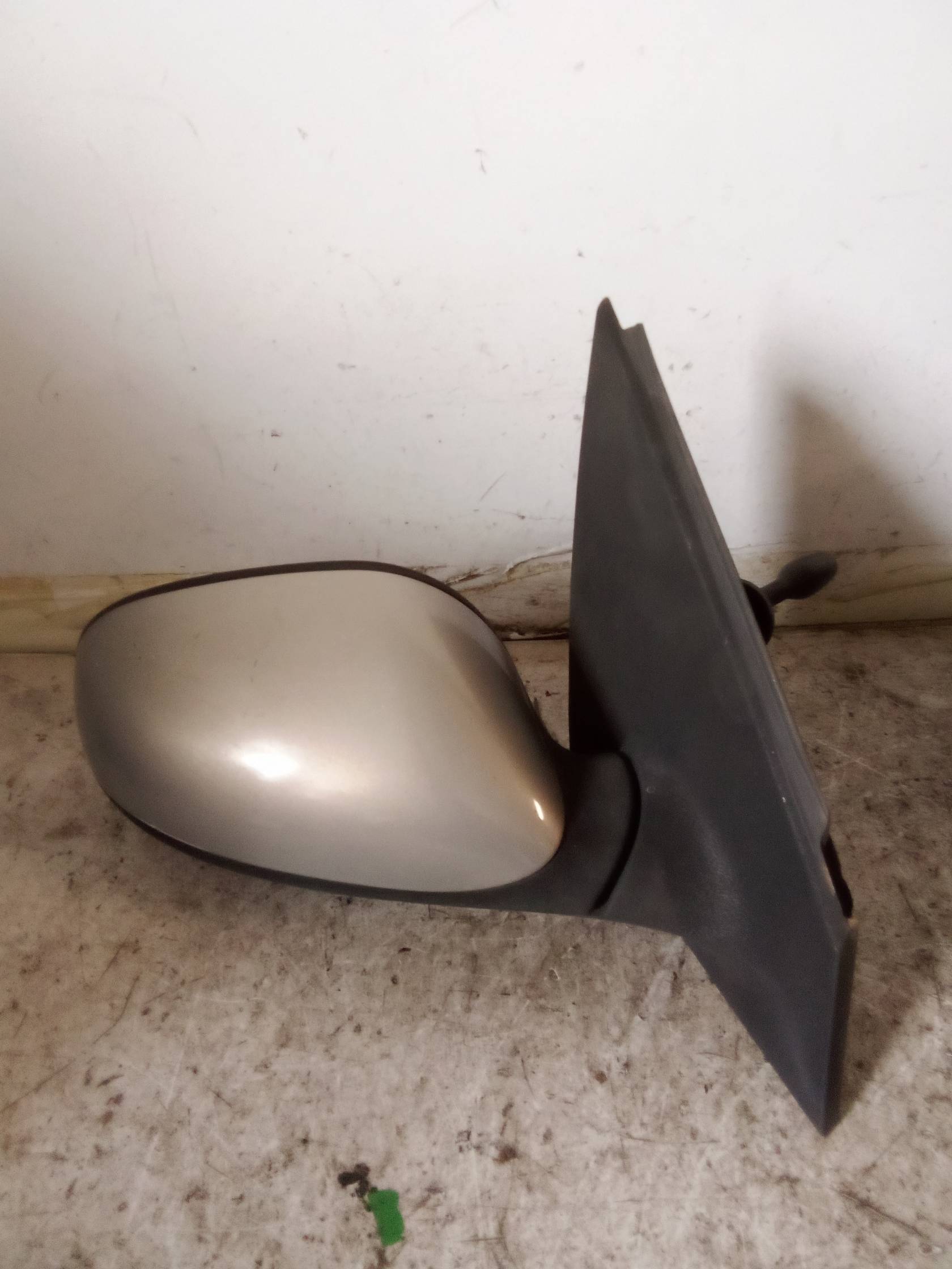 Retrovisore est. dx.