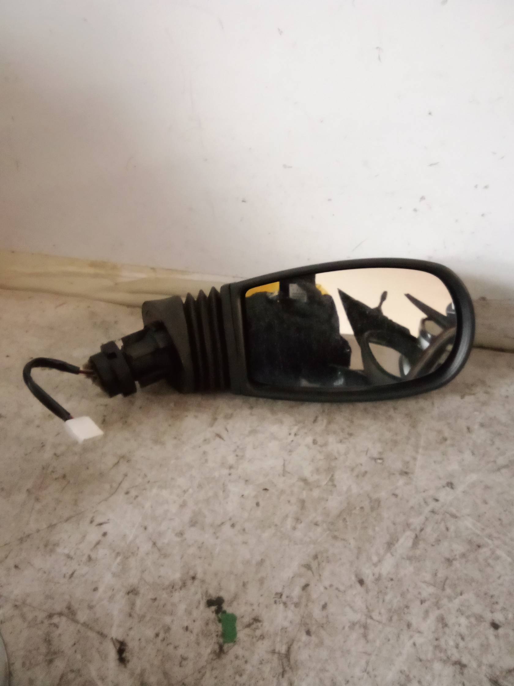 Retrovisore est. regolaz. elettr. dx.