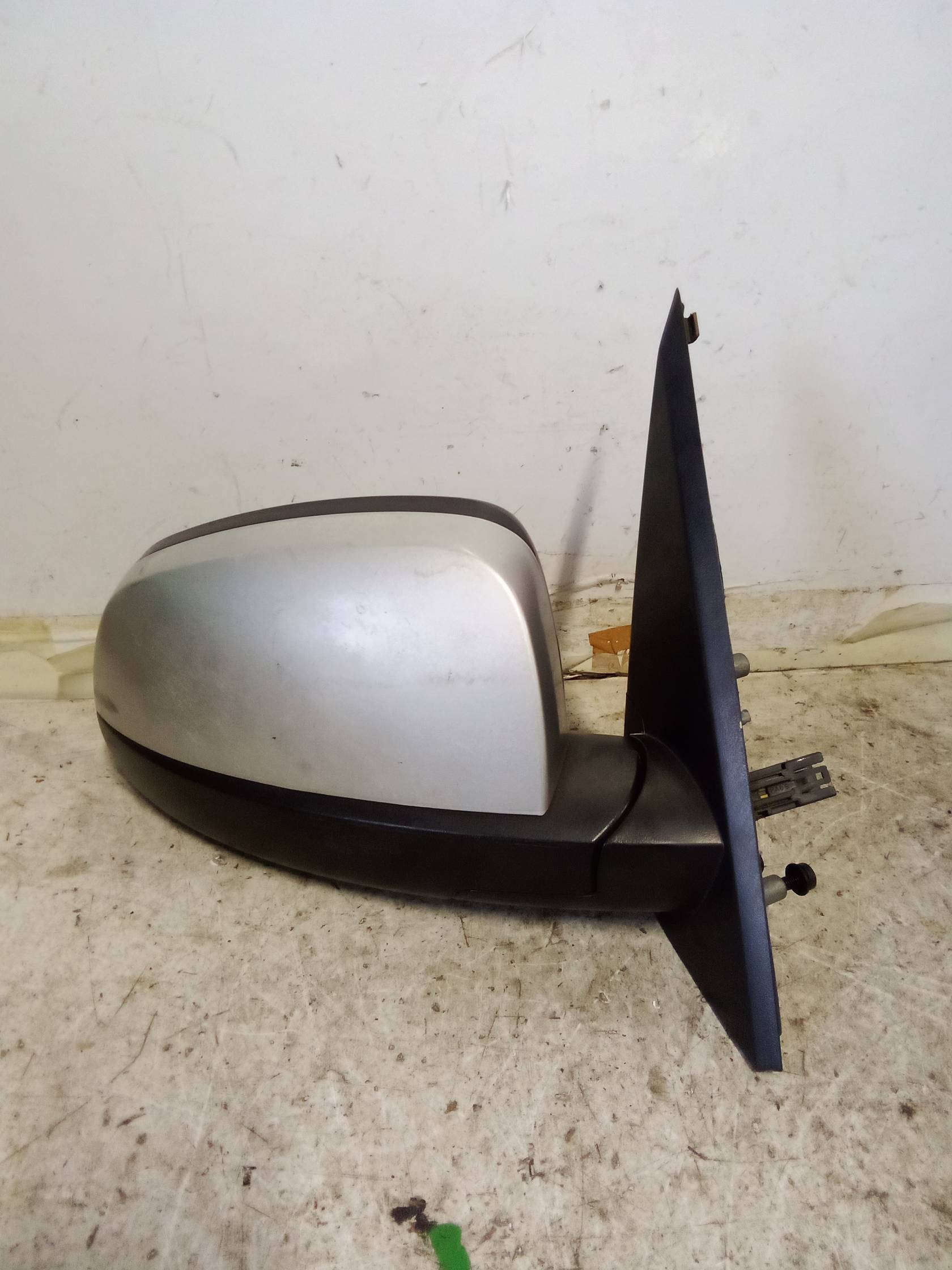 Retrovisore est. dx.