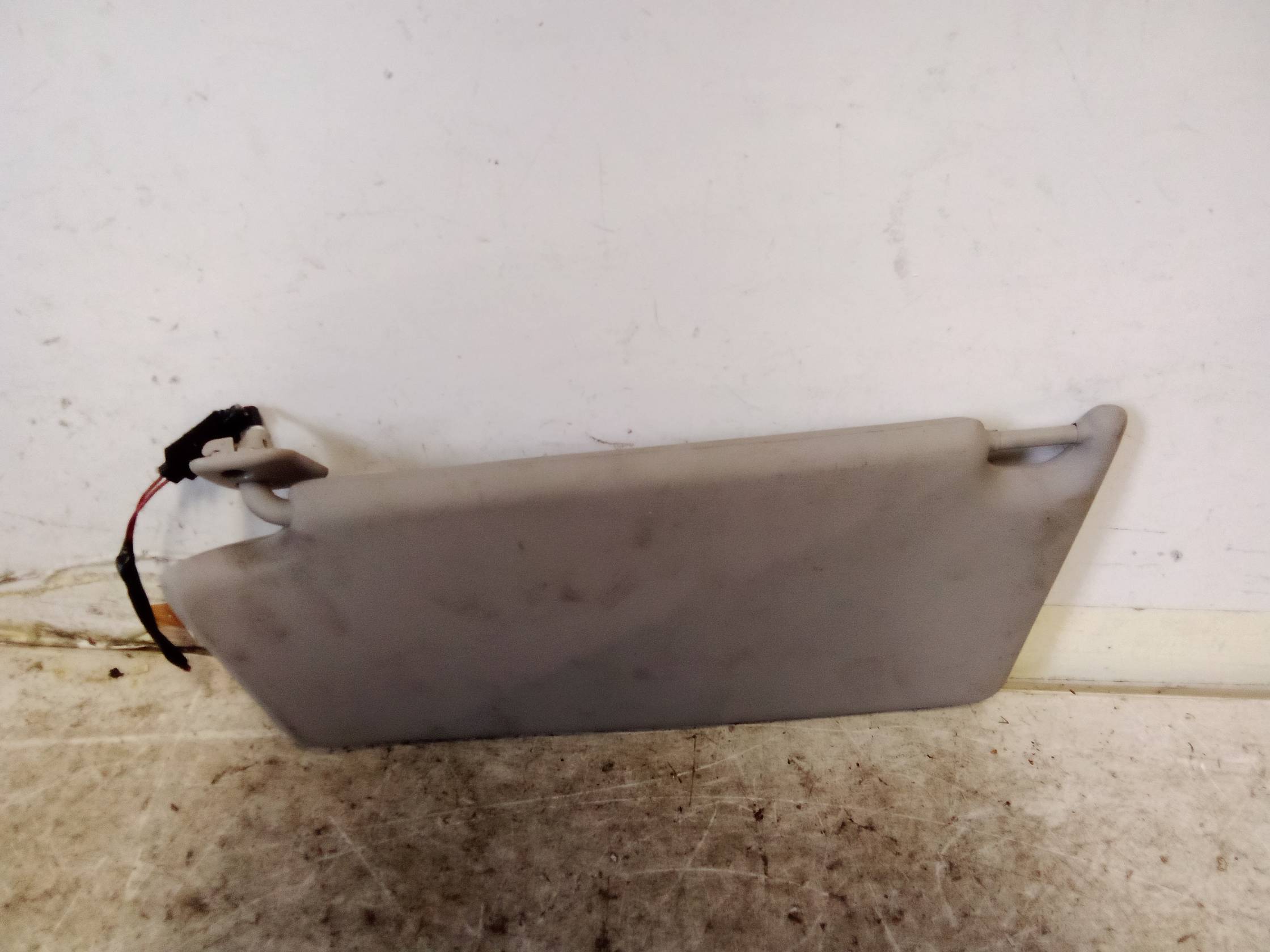 Aletta parasole parabrezza dx.