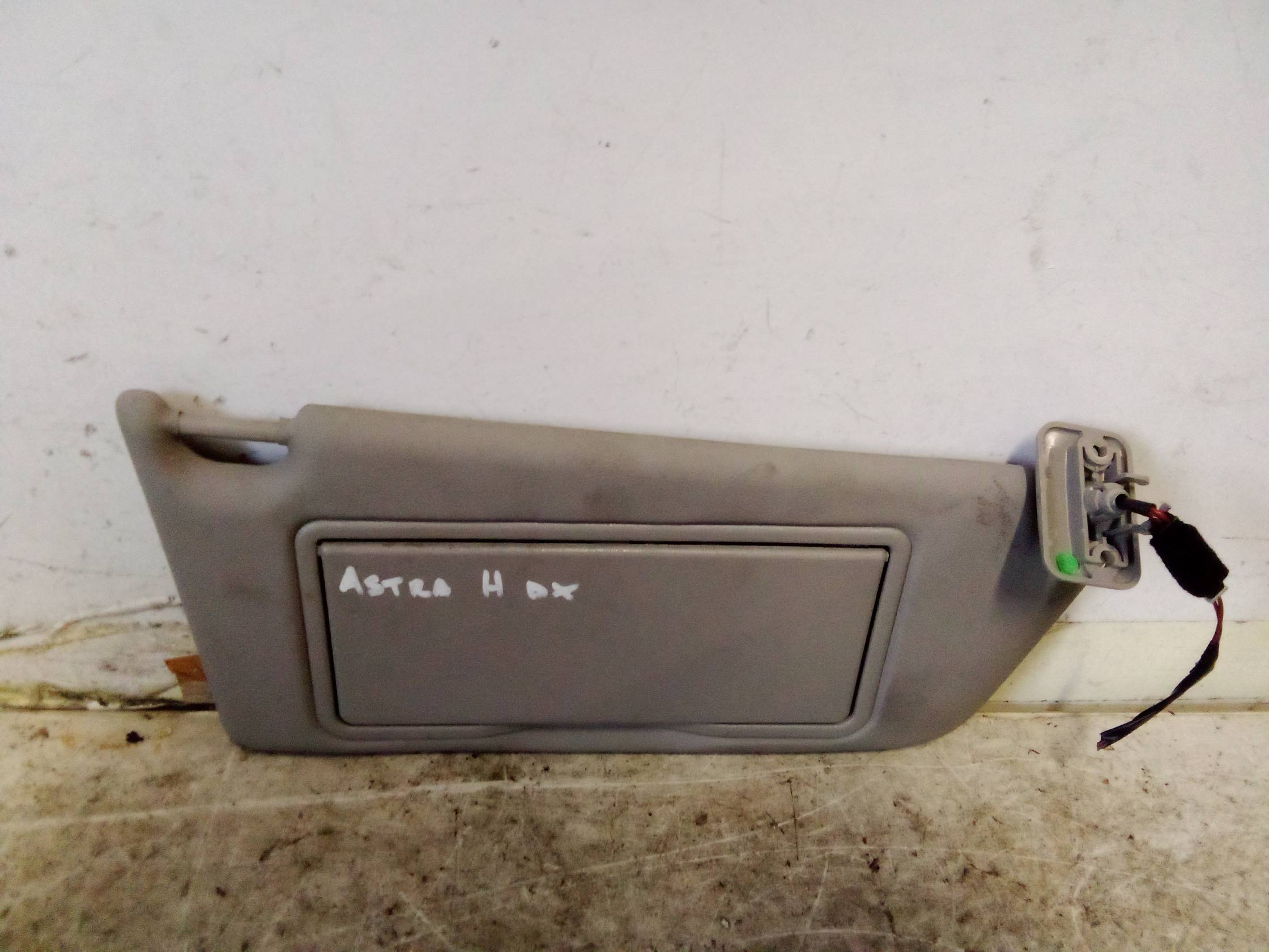 Aletta parasole parabrezza dx.