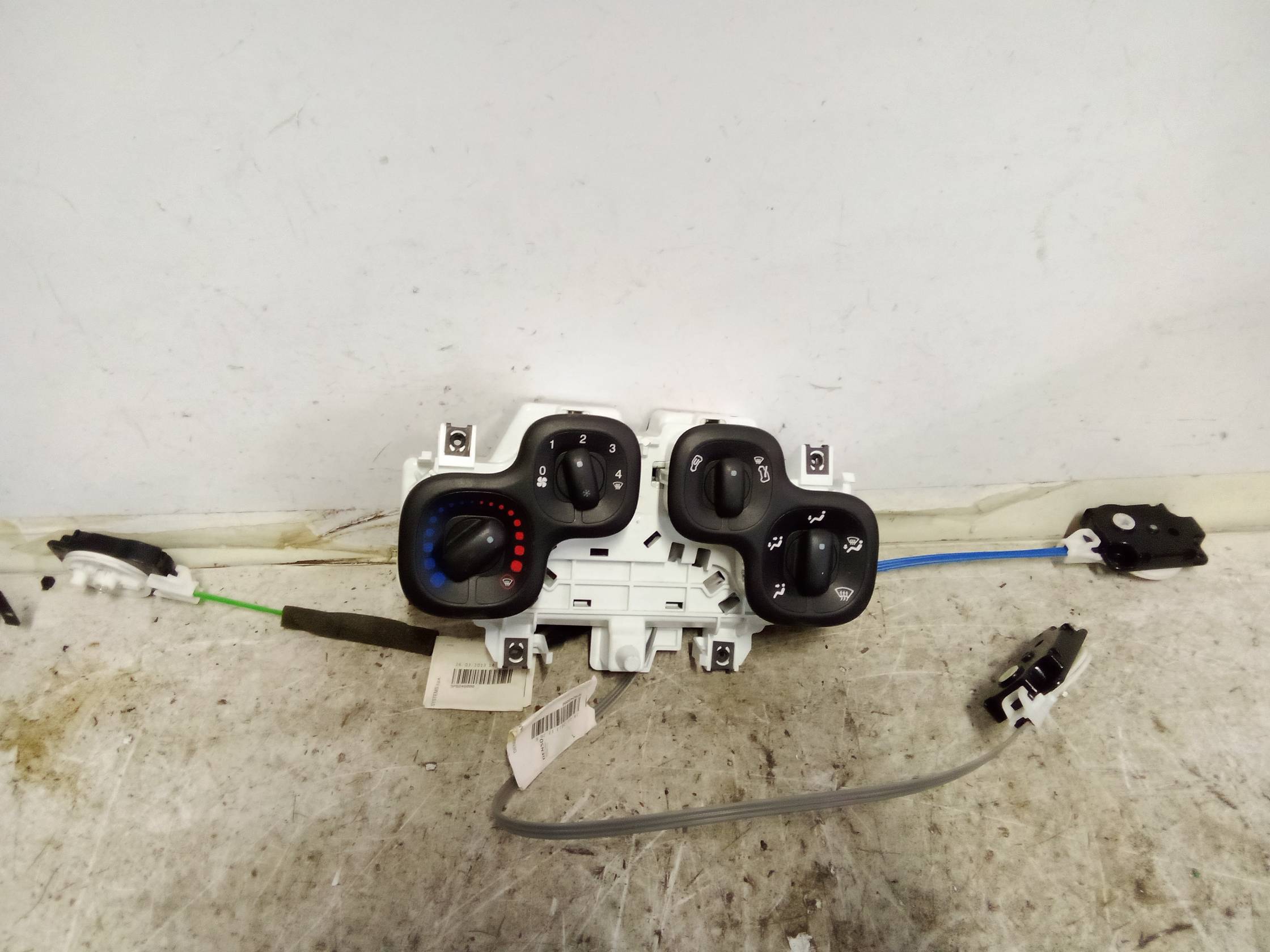 Blocco comando climatizzazione Blocco comando climatizzazione