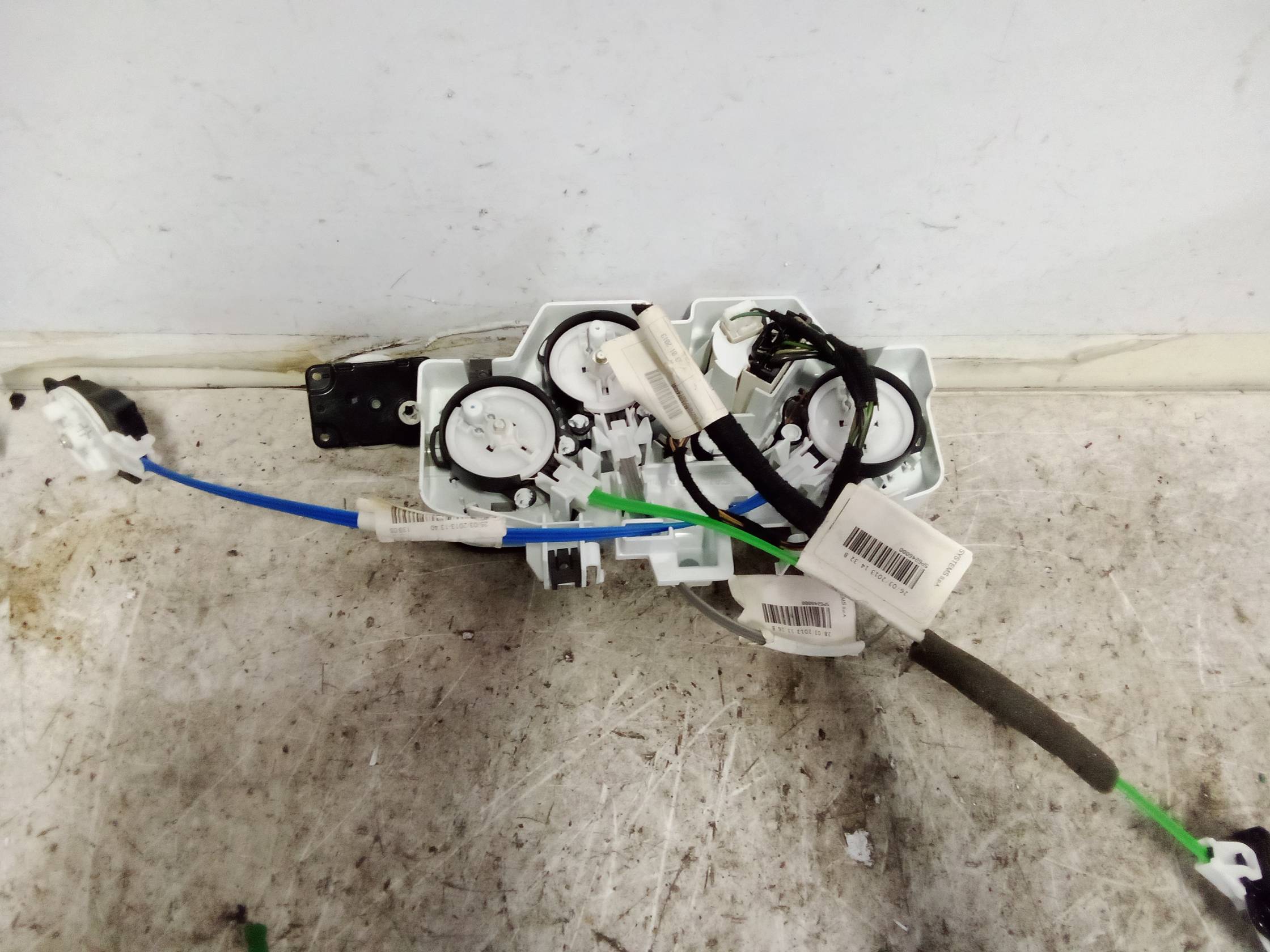 Blocco comando climatizzazione Blocco comando climatizzazione