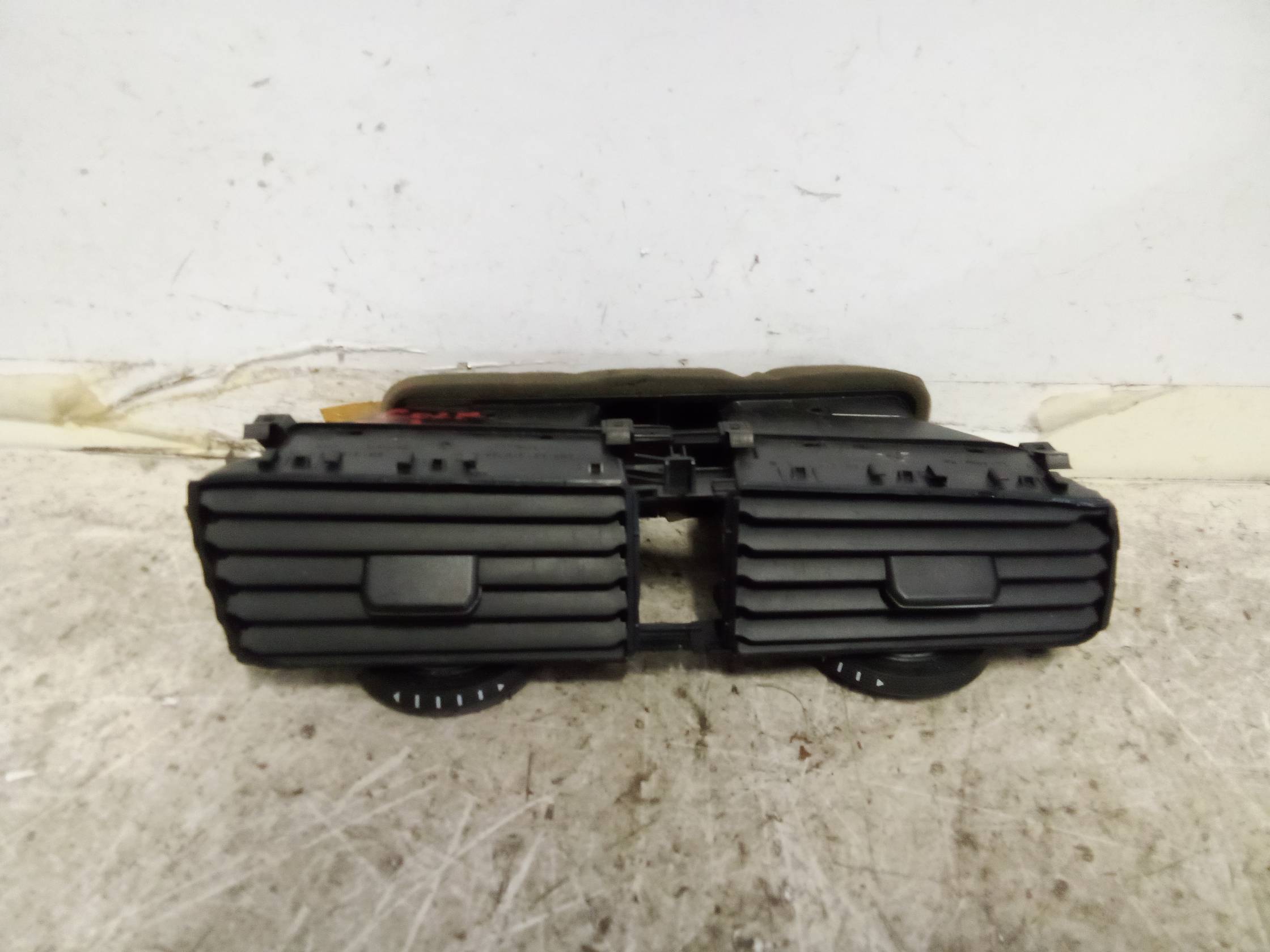 Bocchetta aria ant. console centr.