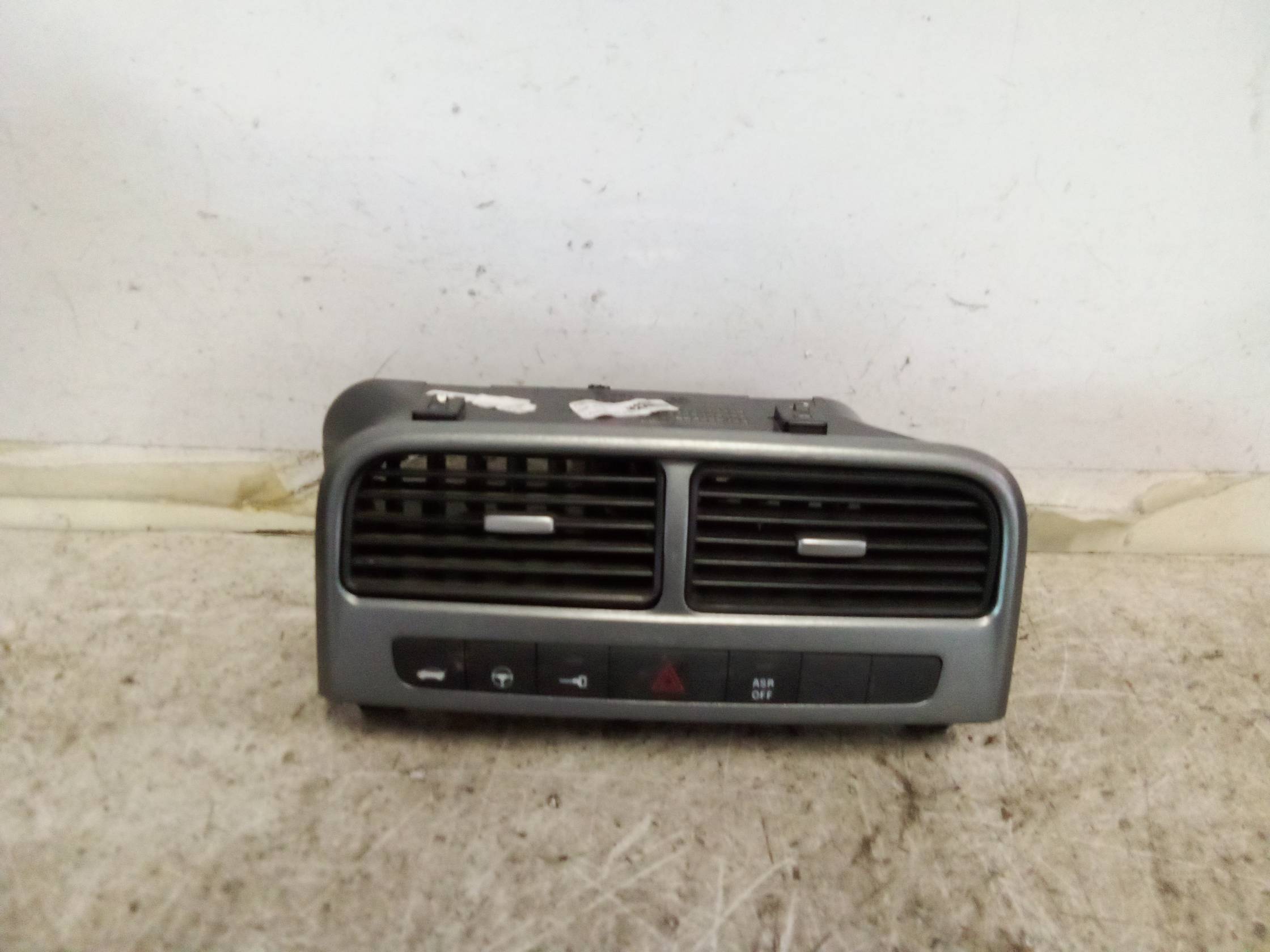 Bocchetta aria ant. console centr.