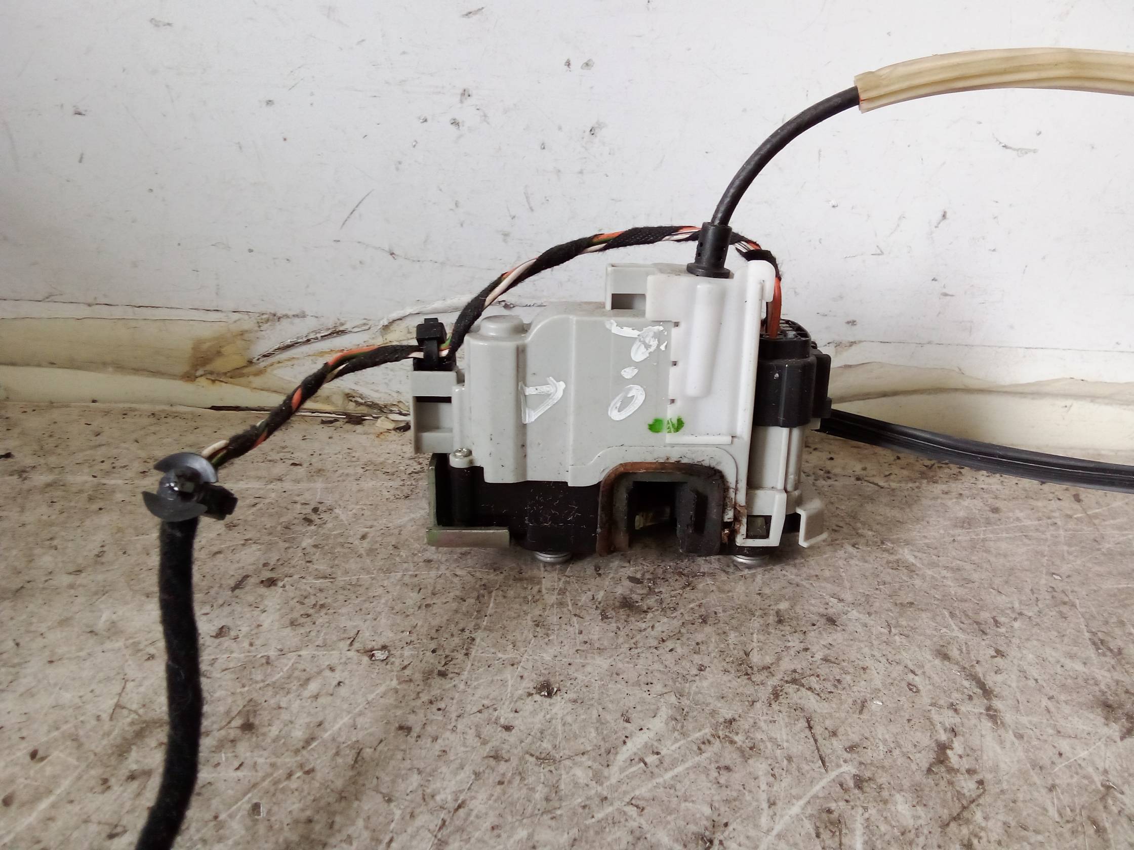 Serratura porta post. dx.