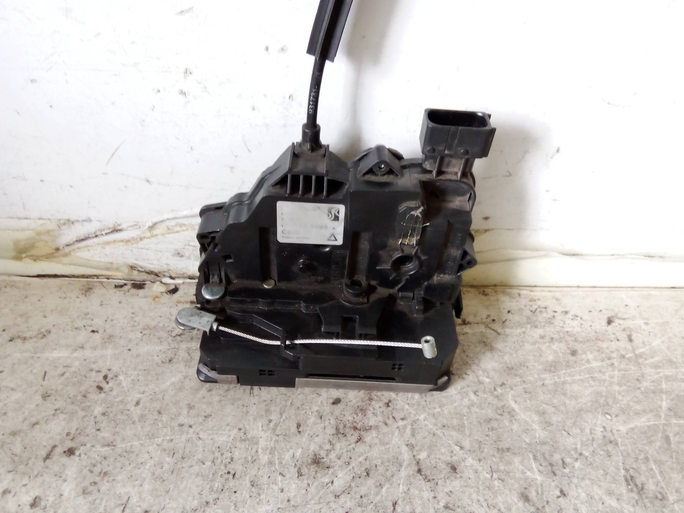 Serratura chiusura c.zta porta ant. sx. Serratura chiusura c.zta porta ant. sx.