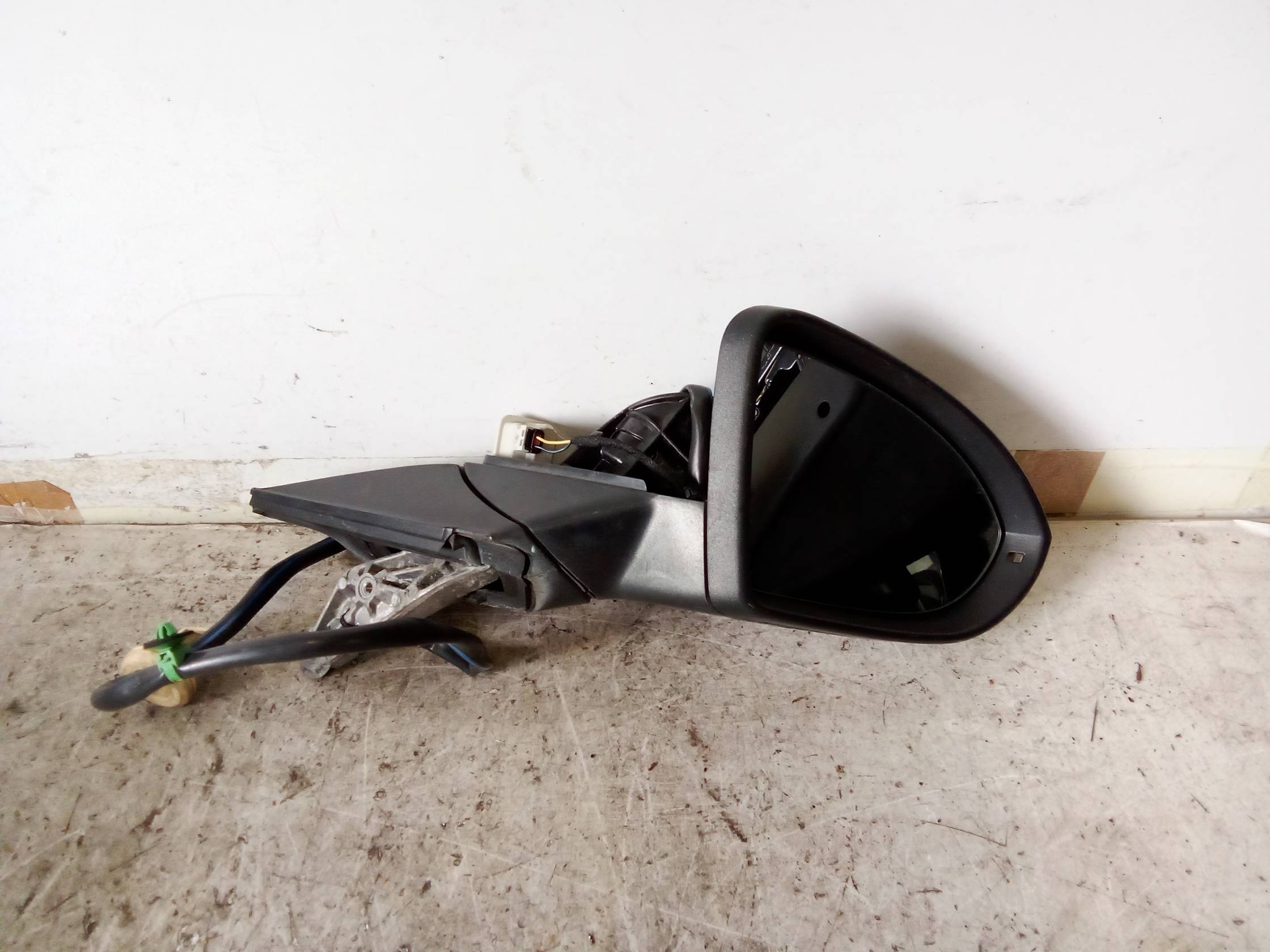 Retrovisore est. regolaz. elettr. dx.