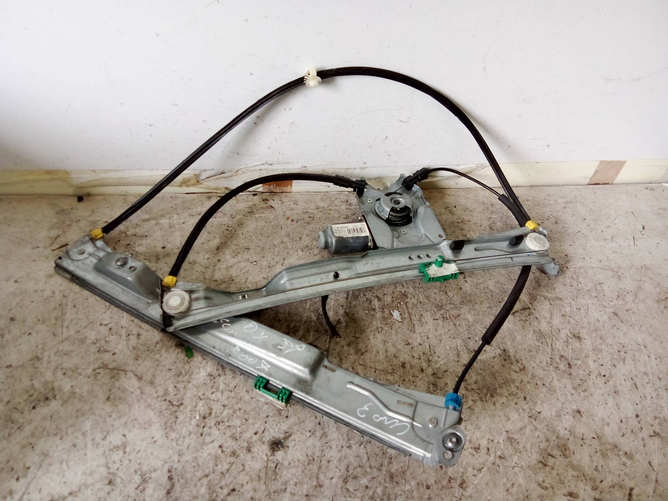 Alzacristallo elettr. porta ant. dx. Alzacristallo elettr. porta ant. dx.