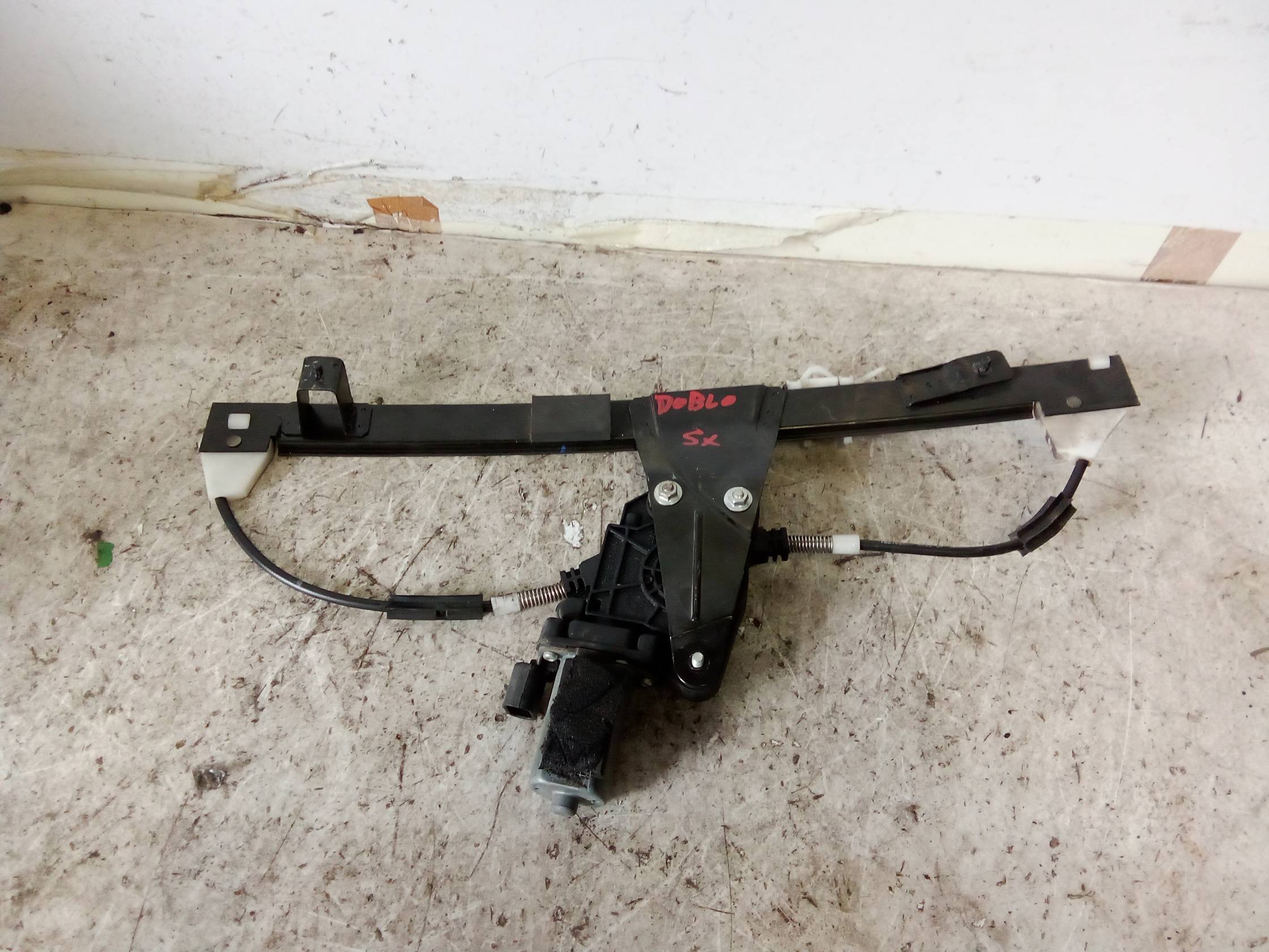 Alzacristallo elettr. porta ant. con motorino sx.