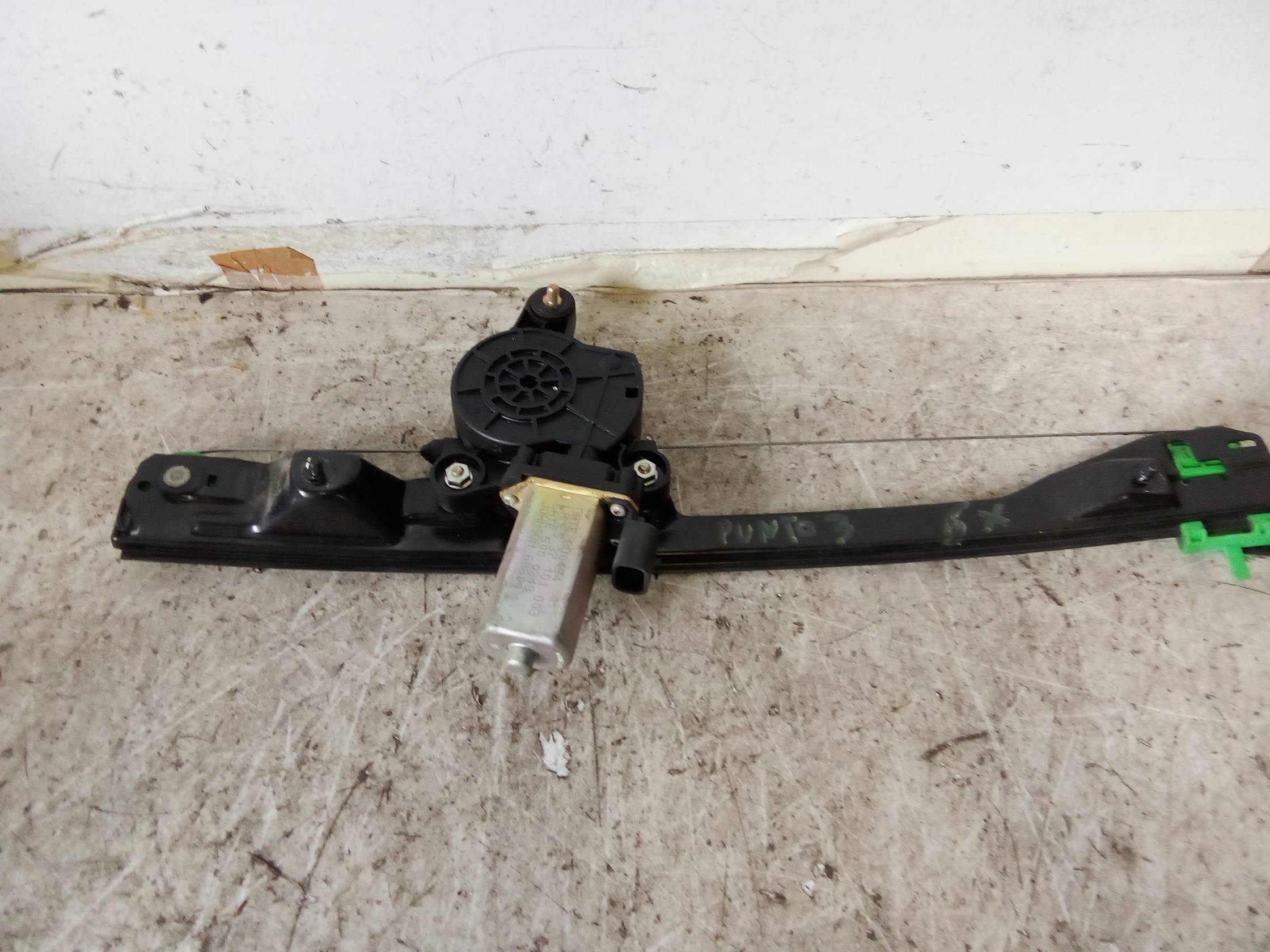 Alzacristallo elettr. porta ant. con motorino sx.