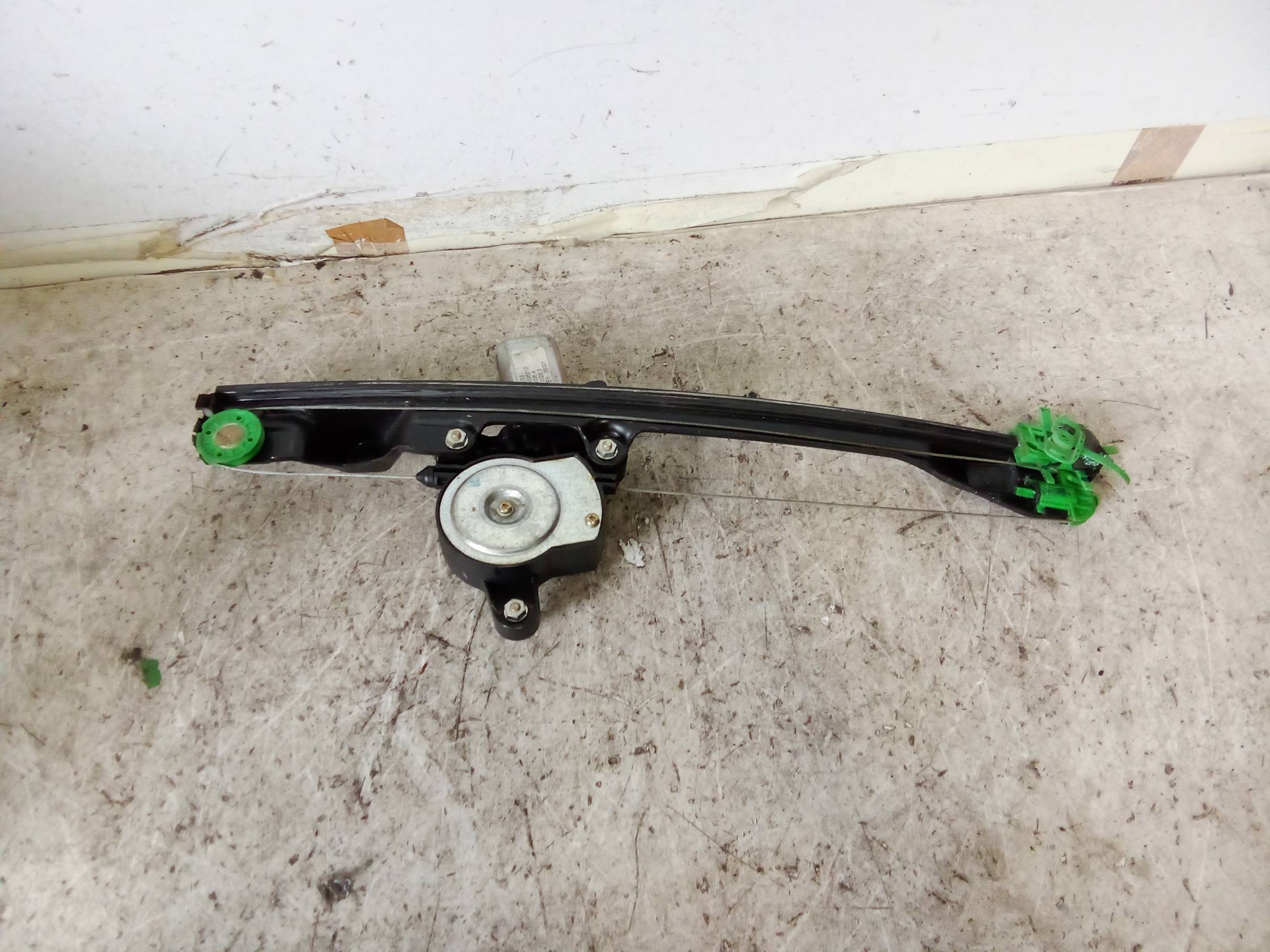 Alzacristallo elettr. porta ant. con motorino sx.