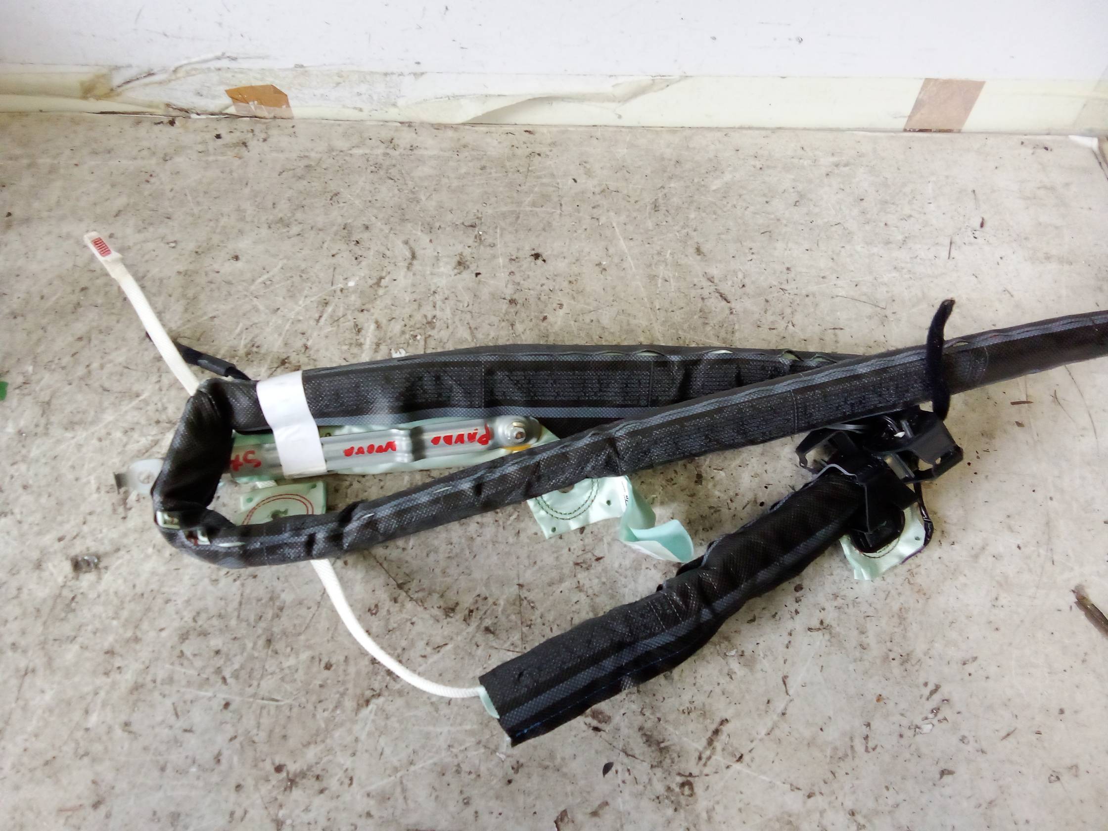 Dispositivo airbag a tendina sx.