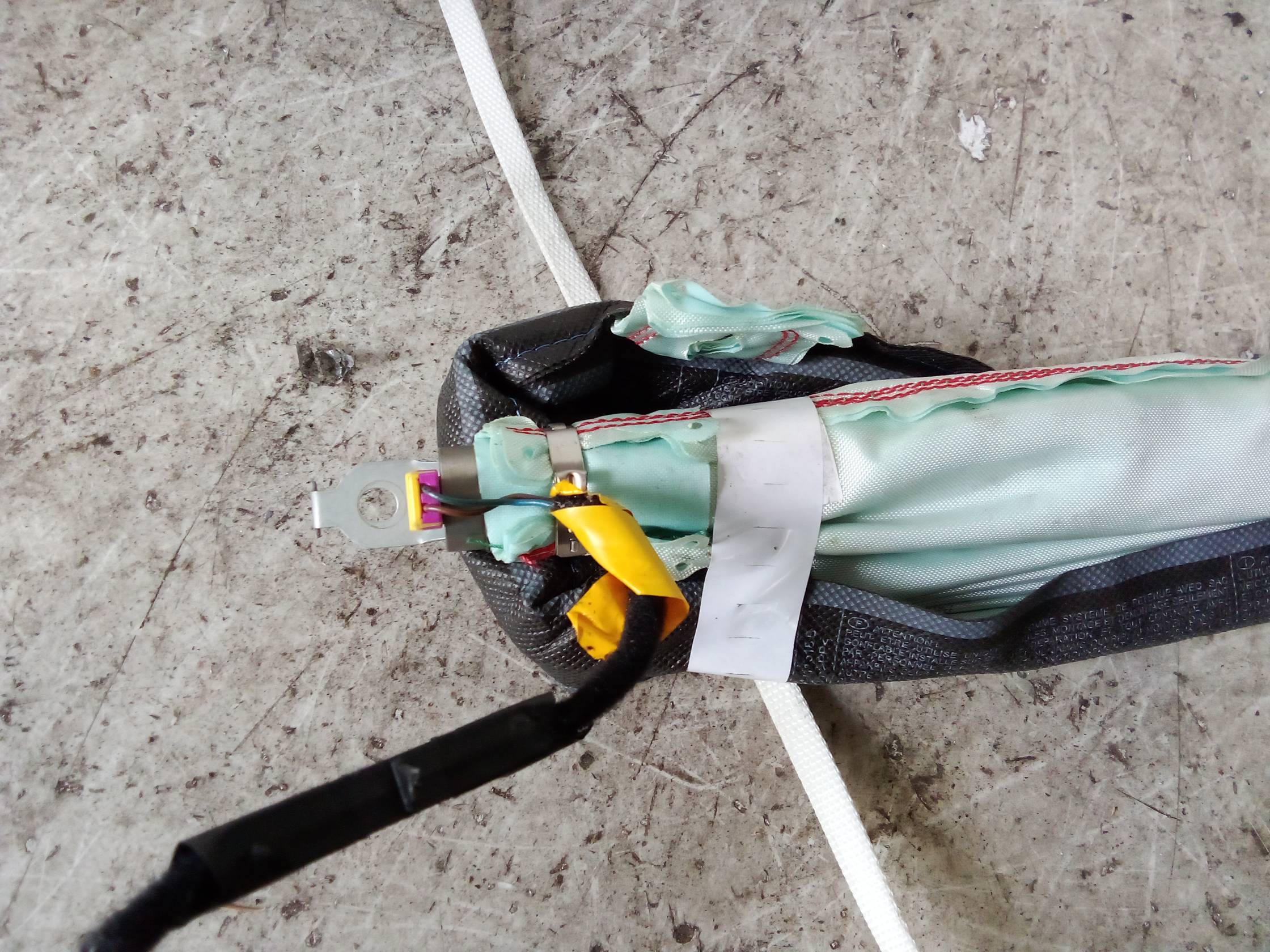 Dispositivo airbag a tendina sx.