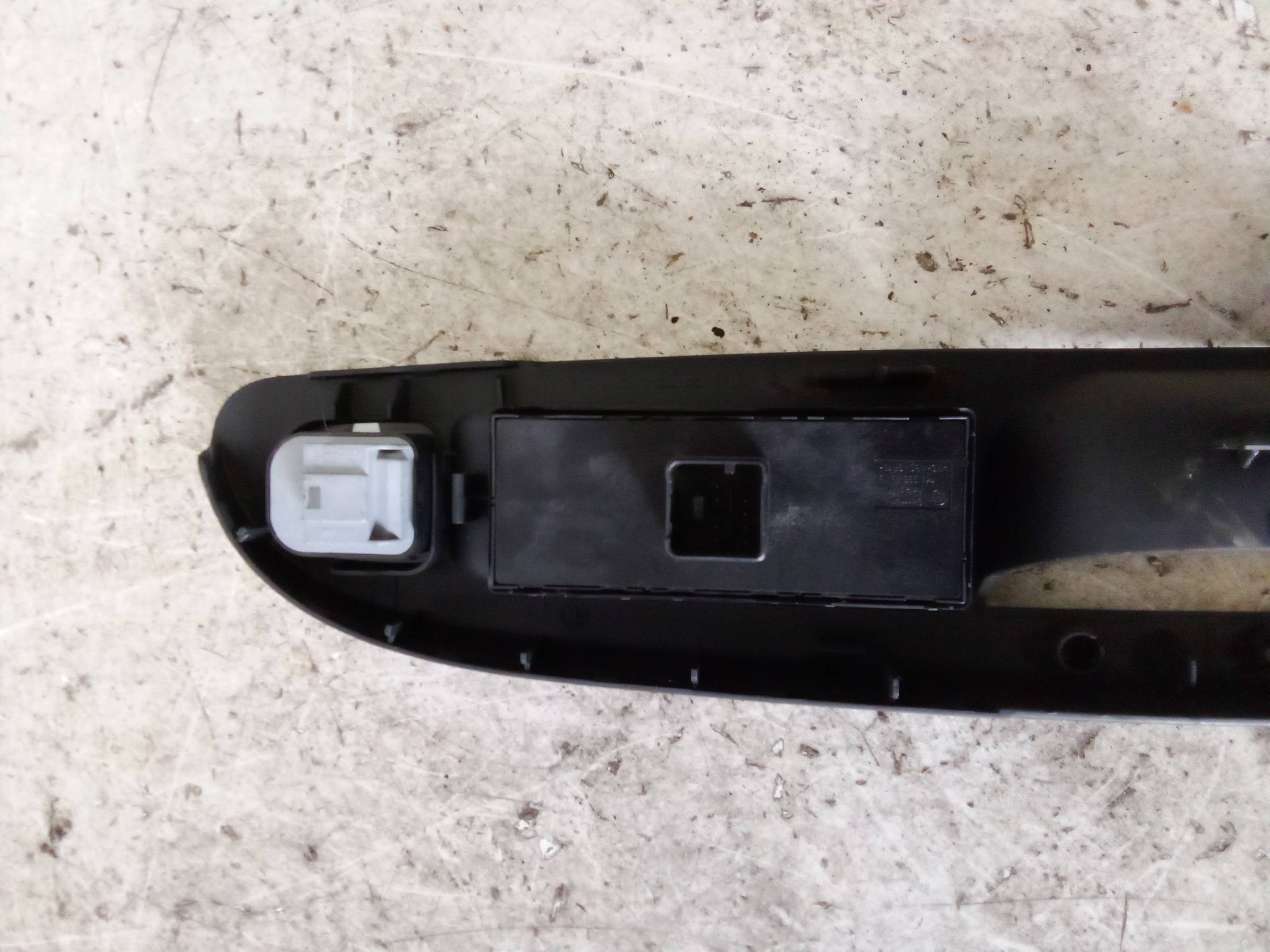 Interruttore alzacristalli porta ant.