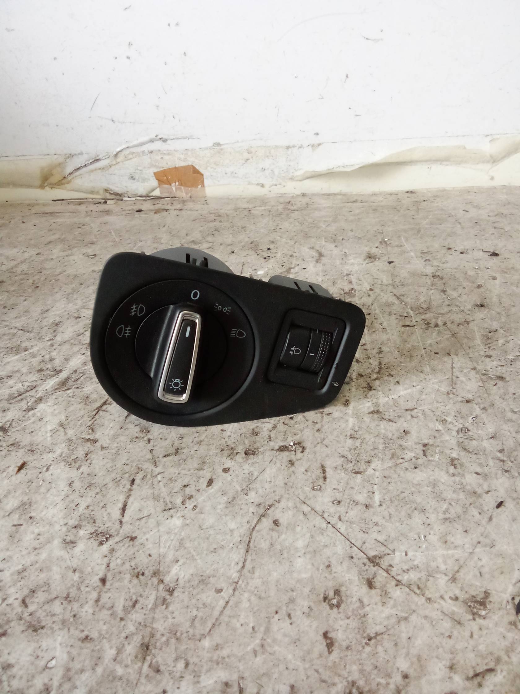 Interruttore blocco comando luci