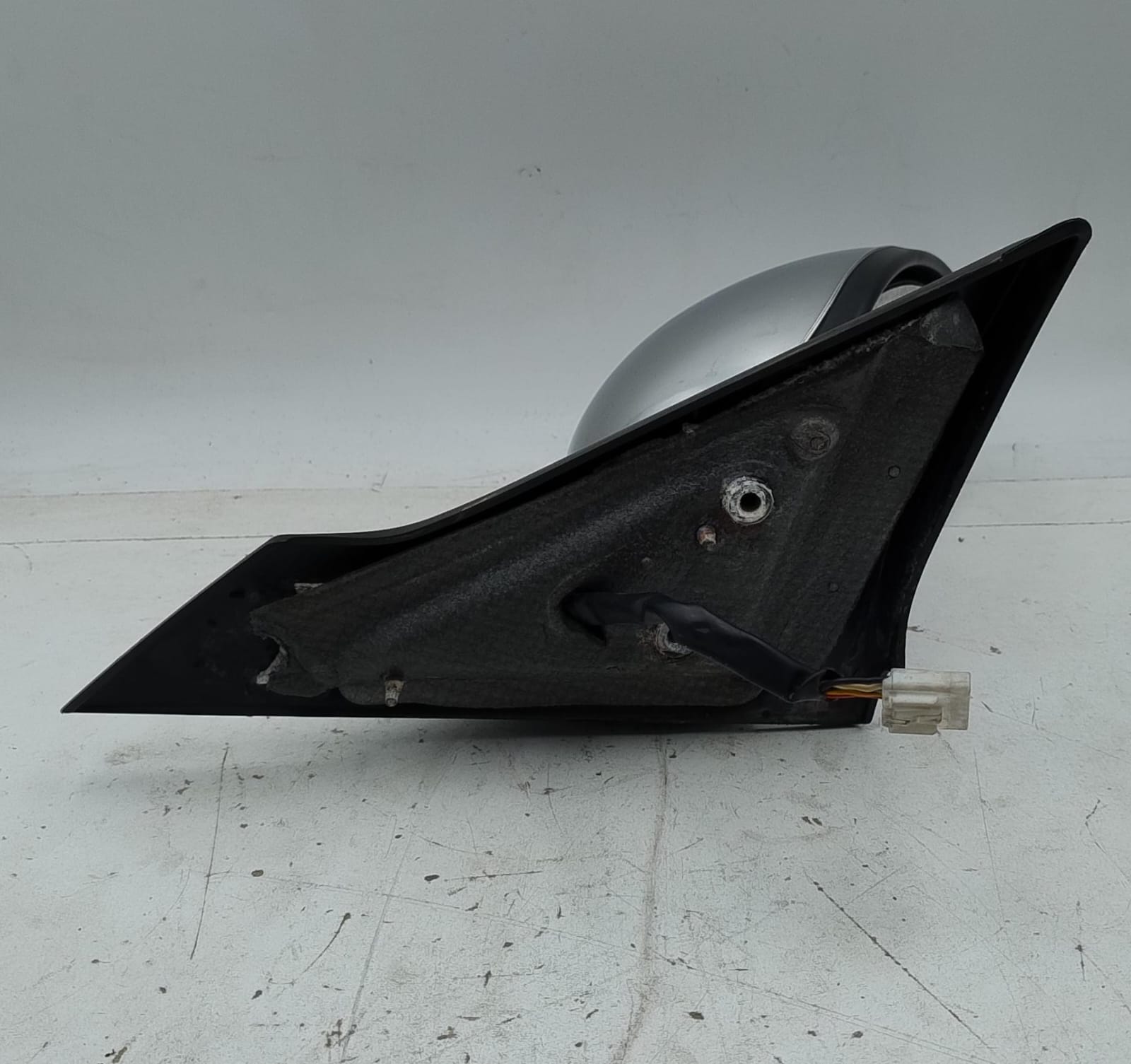 Specchietto retrovisore dx.