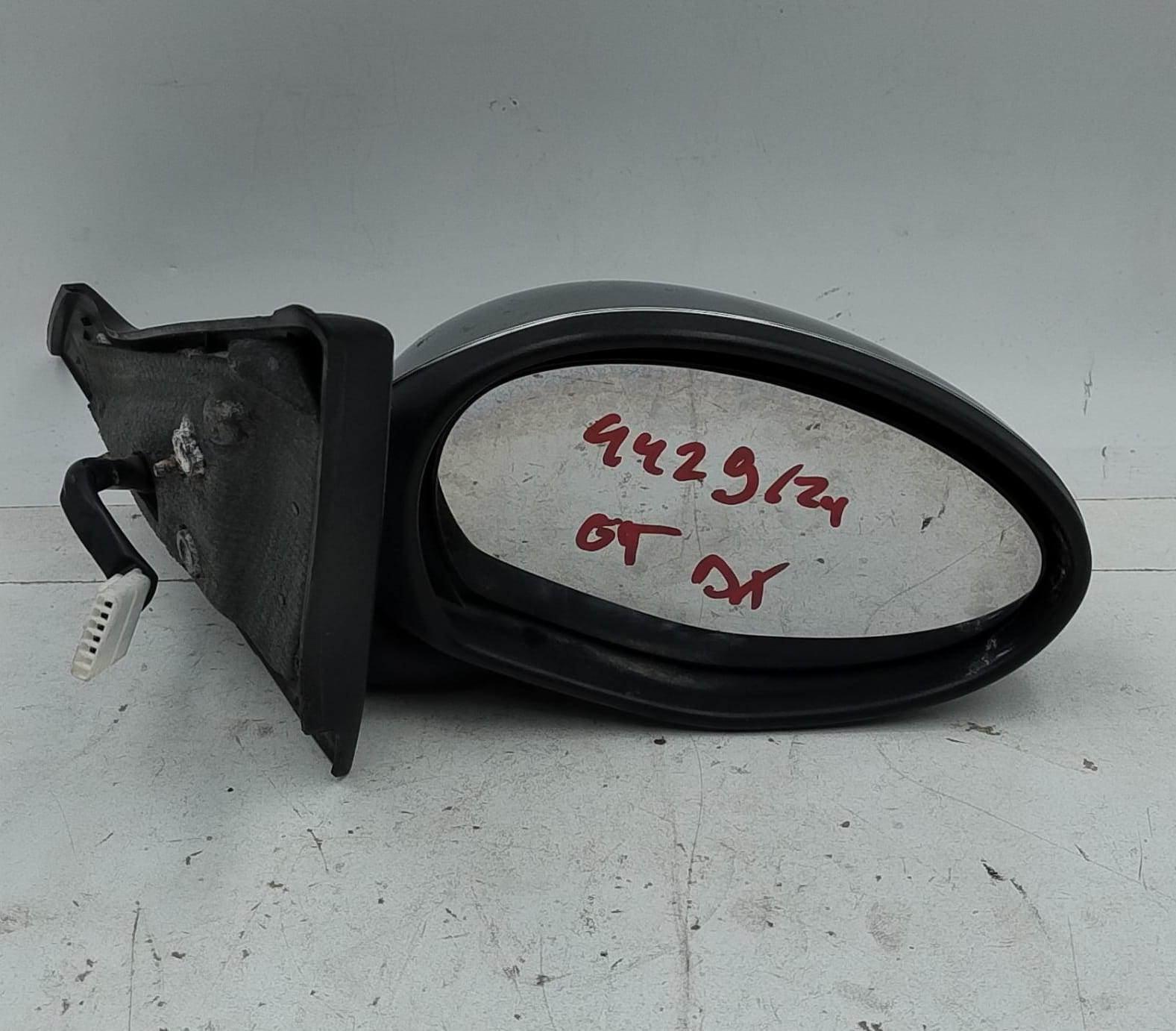 Specchietto retrovisore dx.