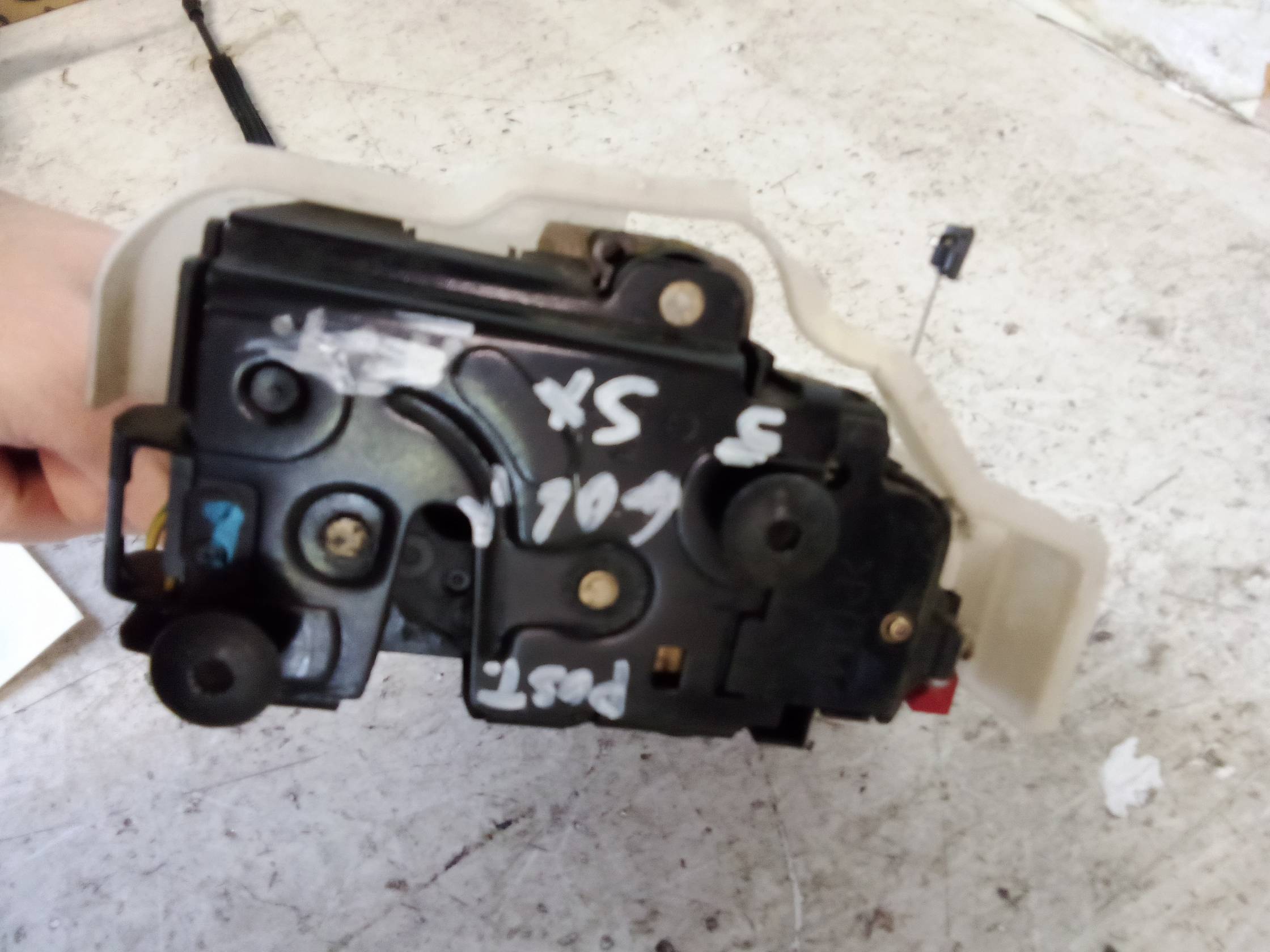 Serratura porta post. sx.