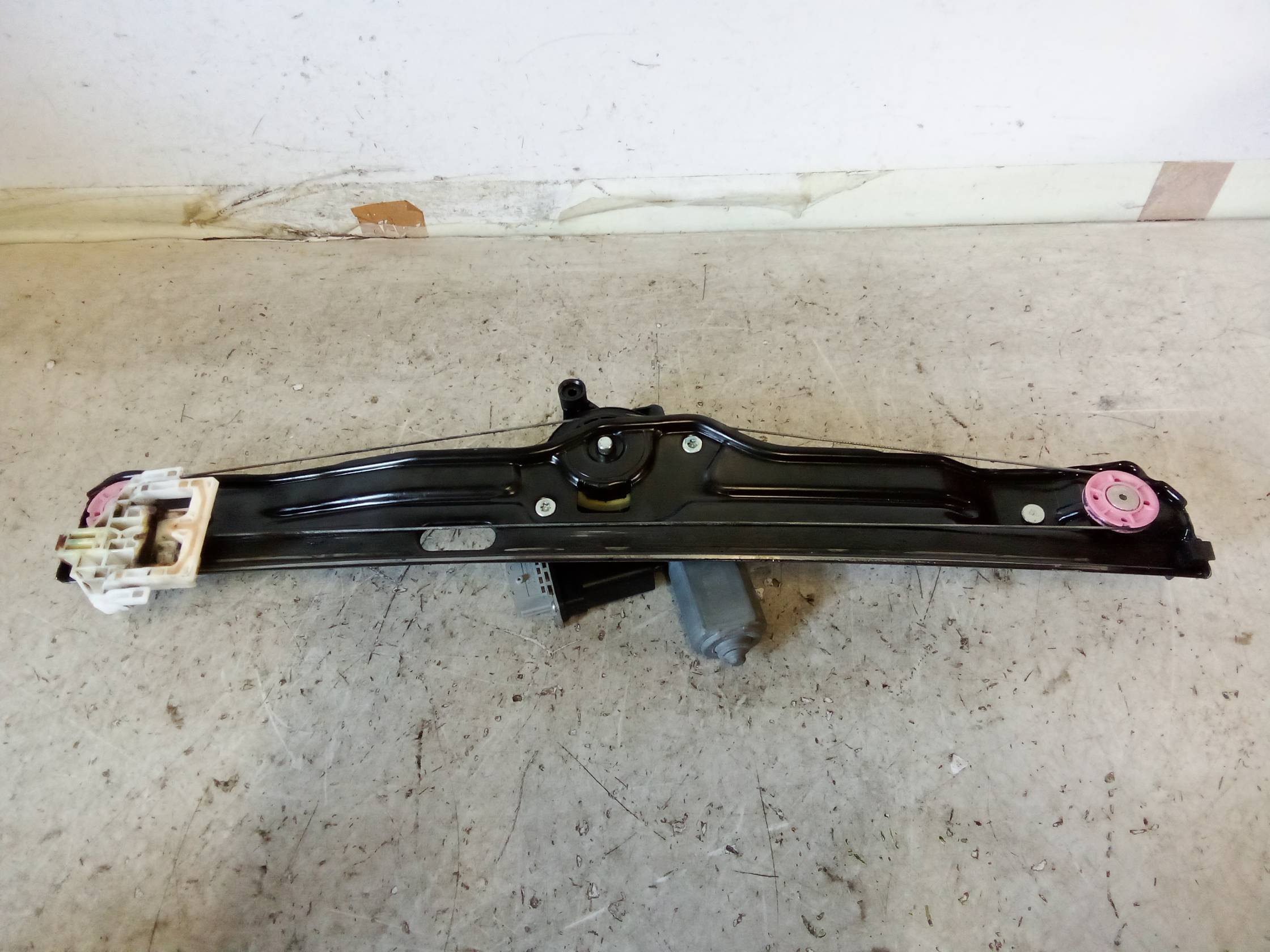 Alzacristallo elettr. porta ant. sx.