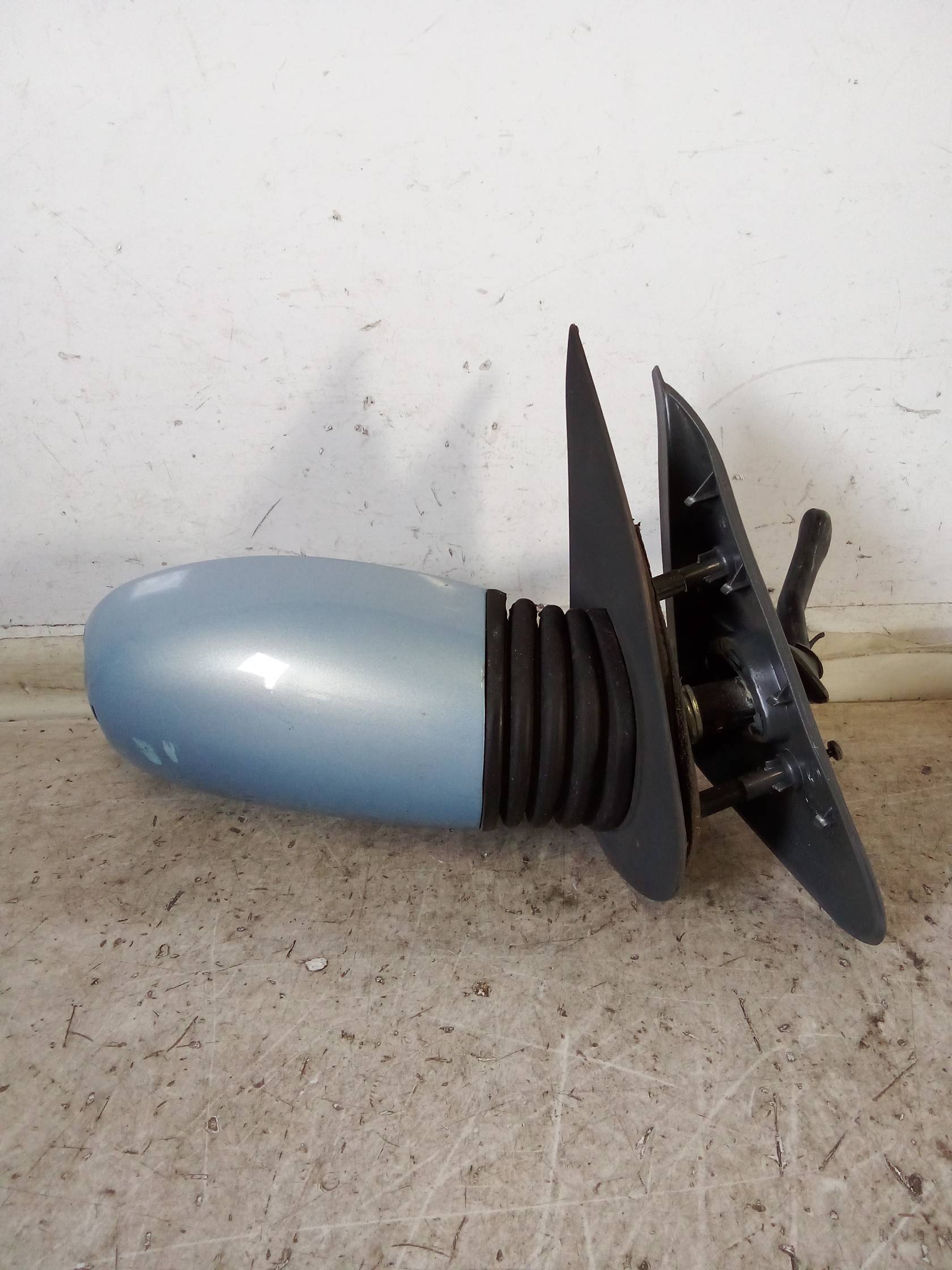 Retrovisore est. dx.