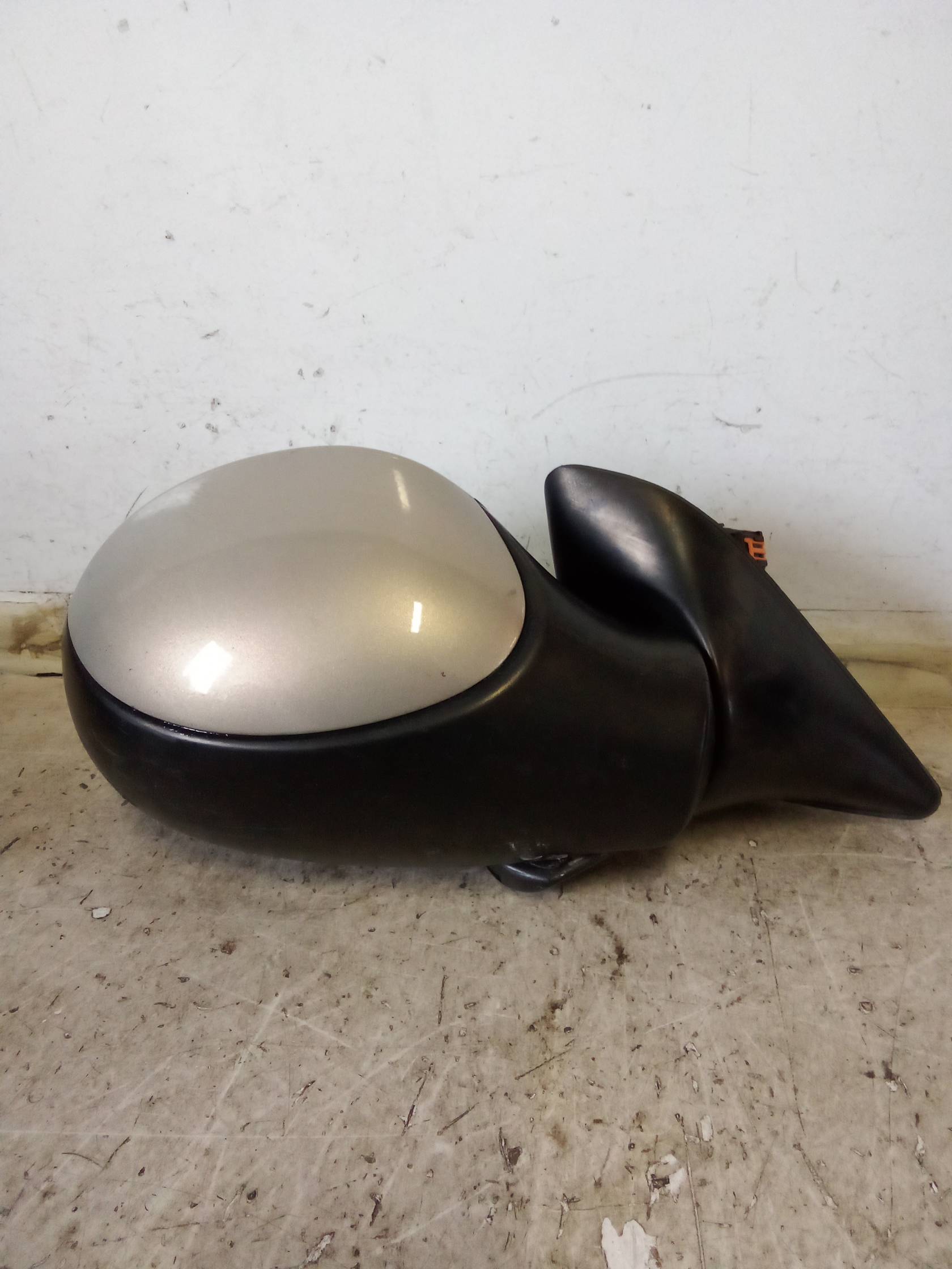 Retrovisore est. dx.