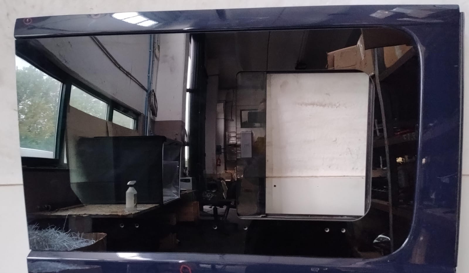 Porta Laterale Scorrevole dx. Porta Laterale Scorrevole dx.