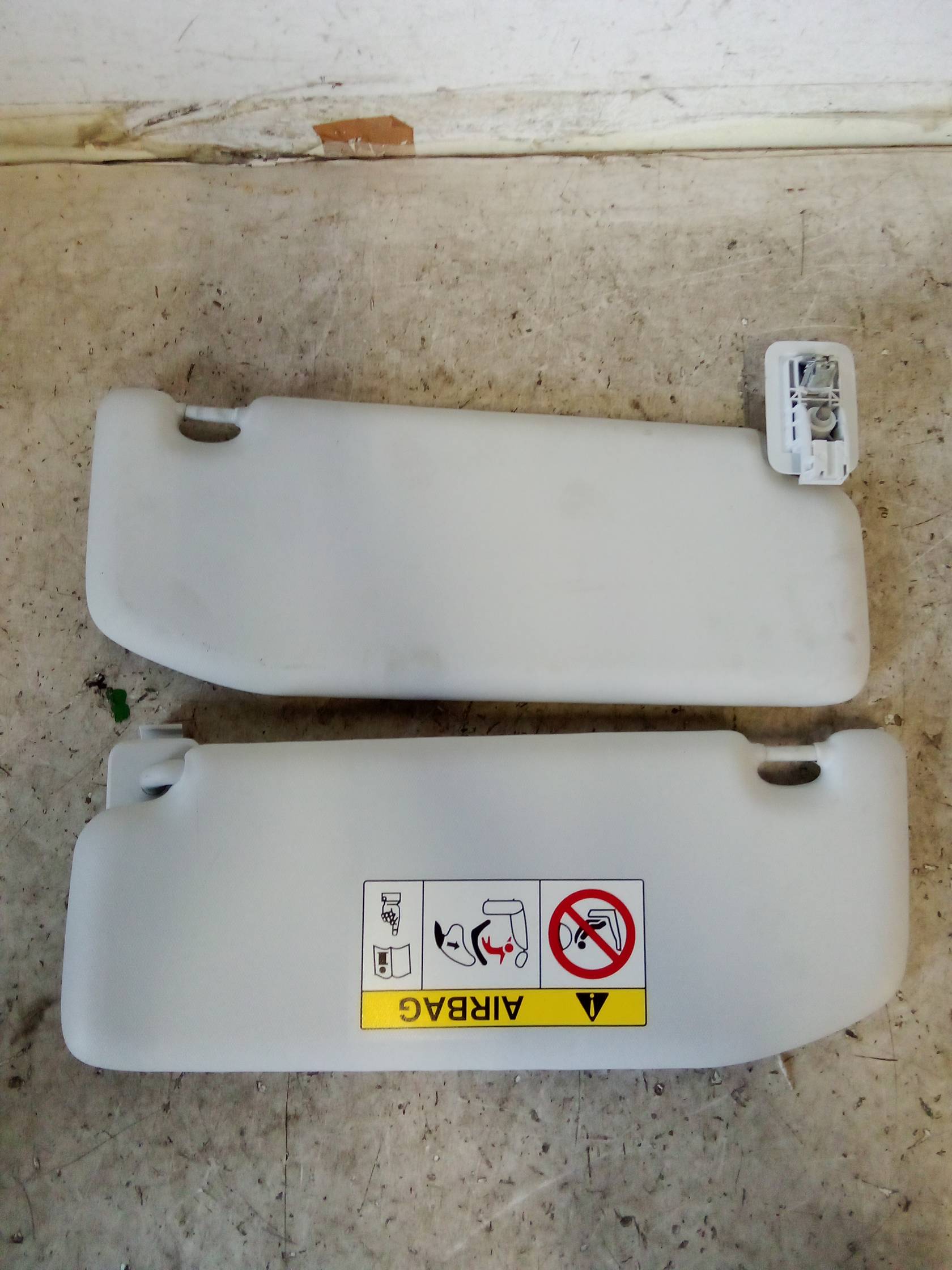 Aletta parasole parabrezza