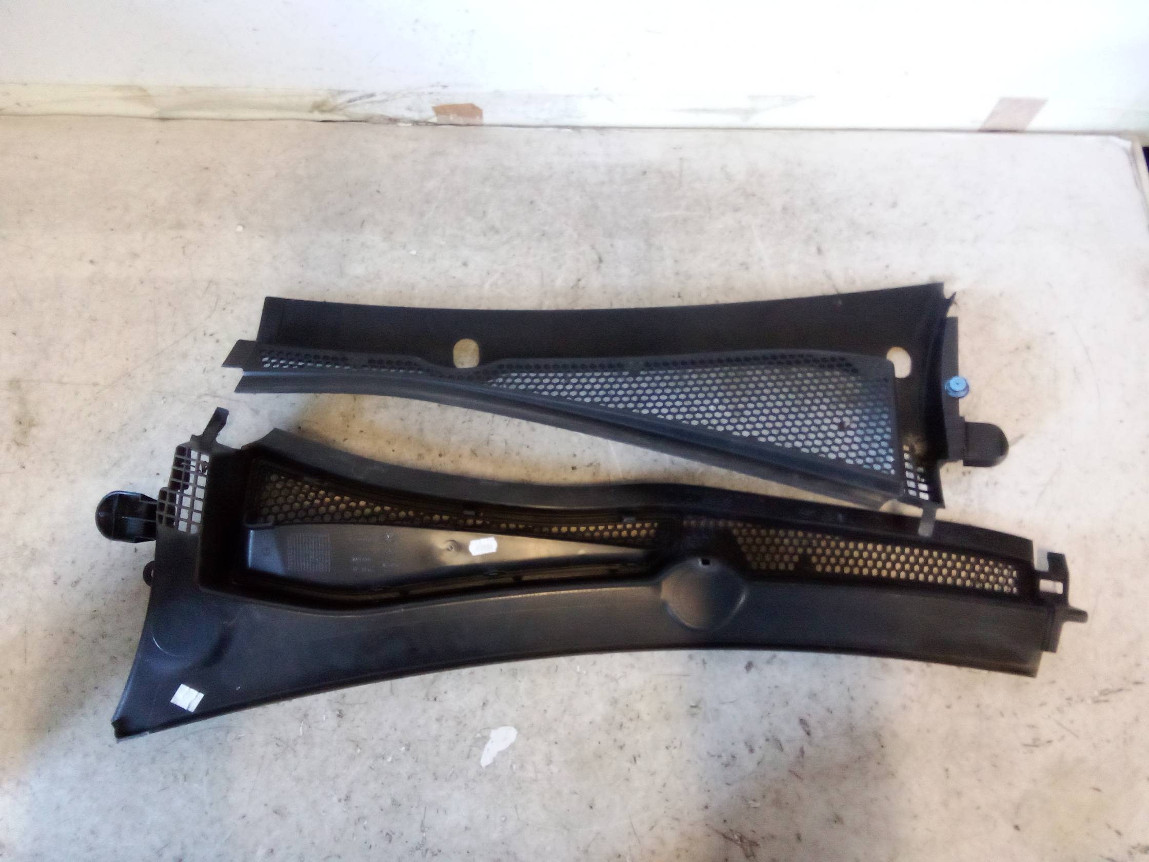 Griglia centr. sottoparabrezza