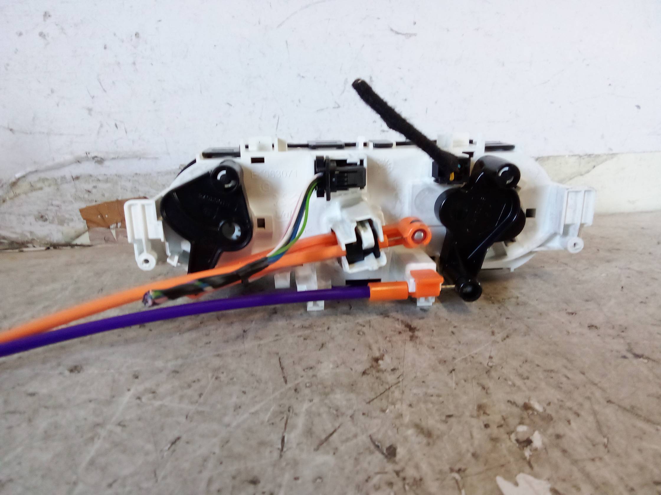 Blocco comando climatizzazione Blocco comando climatizzazione