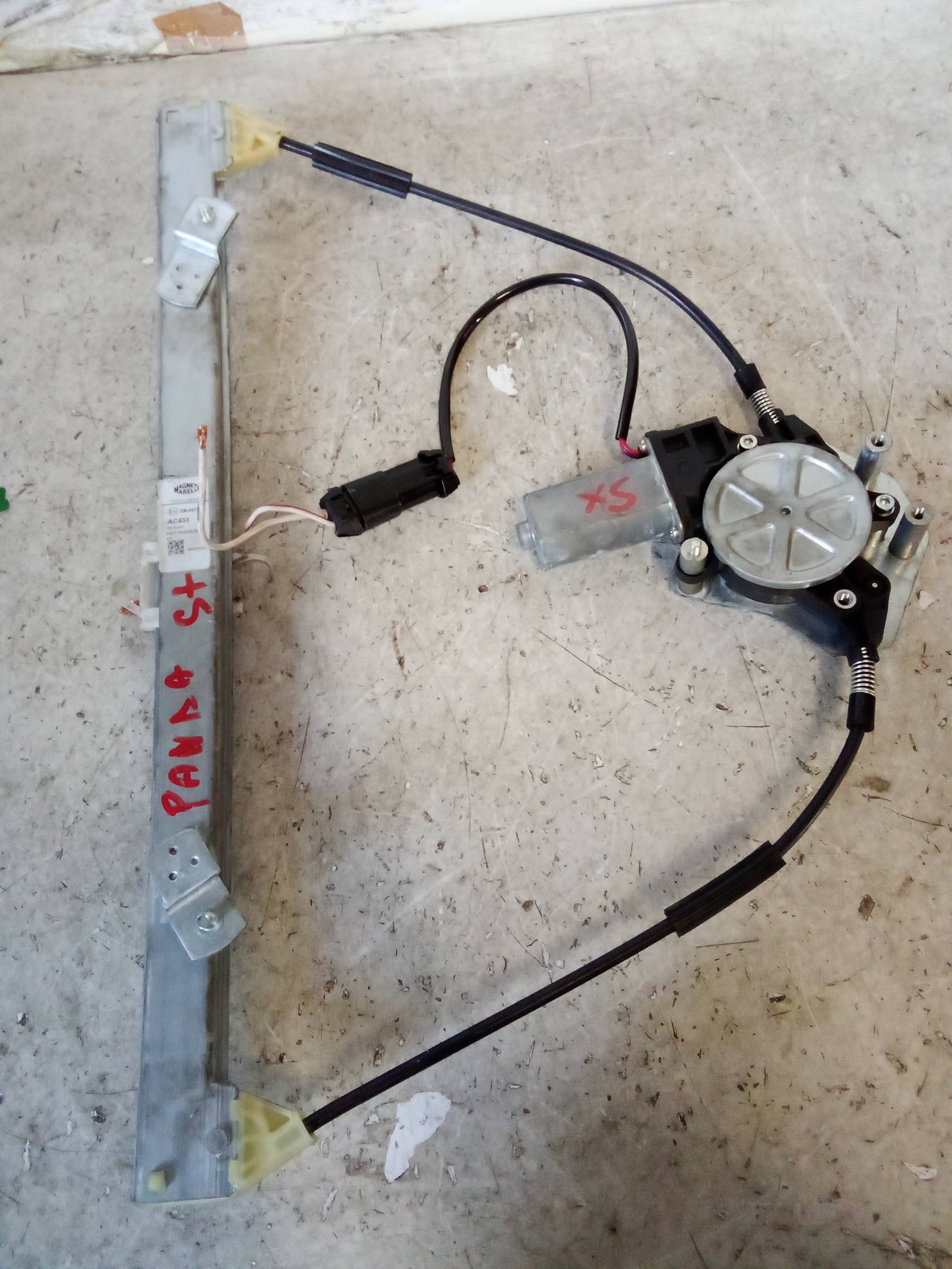 Alzacristallo elettr. porta ant. con motorino sx.