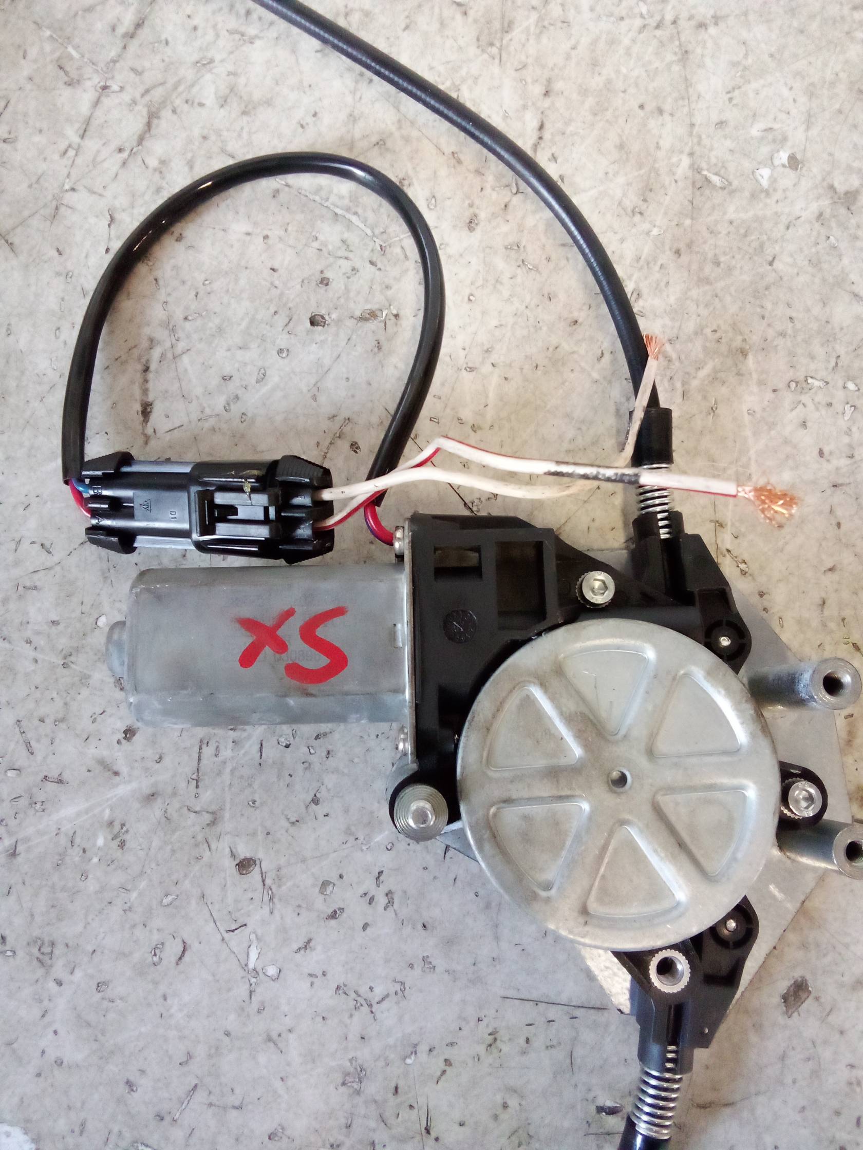 Alzacristallo elettr. porta ant. con motorino sx.